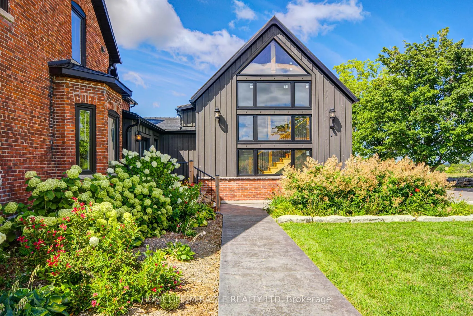 9214 Oak Ridges Drive