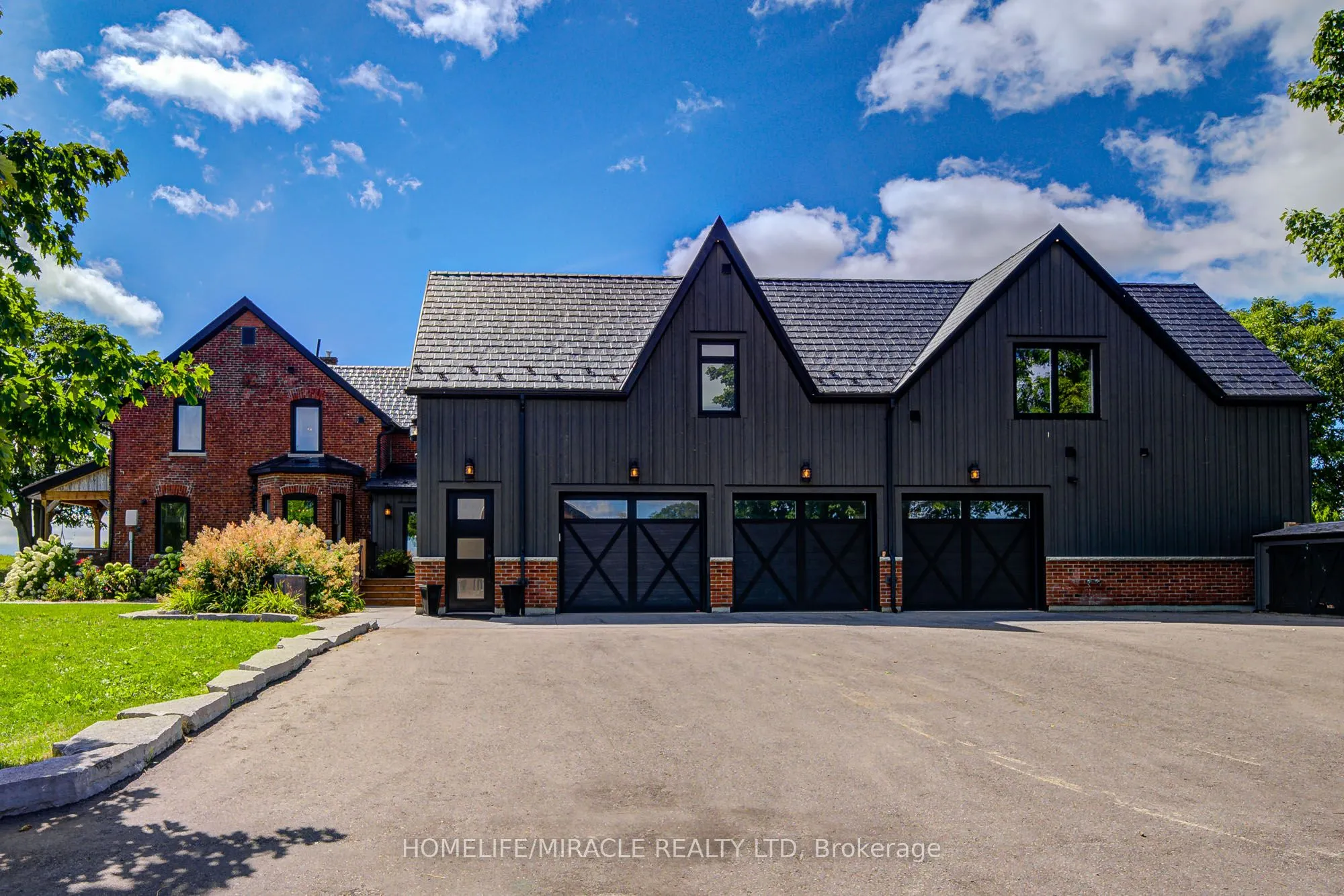 9214 Oak Ridges Drive