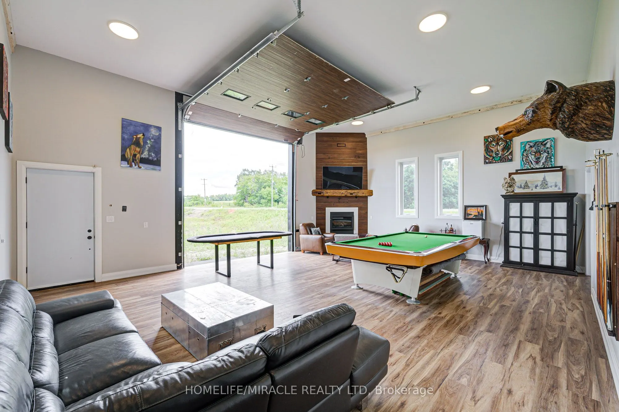 9214 Oak Ridges Drive