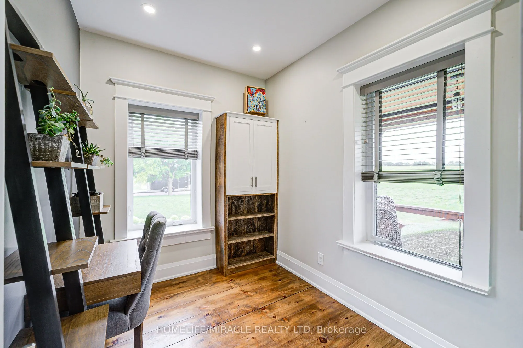 9214 Oak Ridges Drive