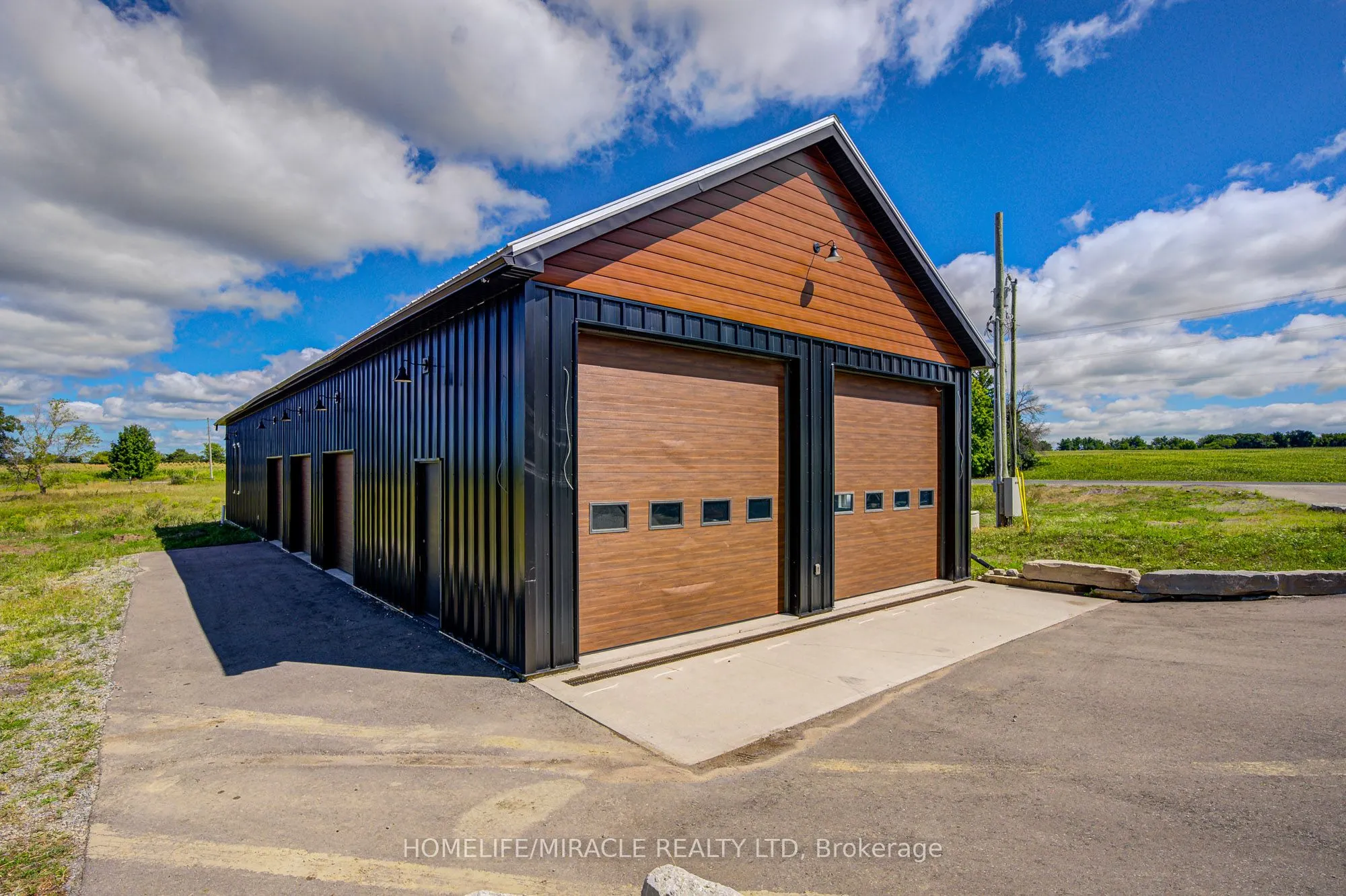 9214 Oak Ridges Drive