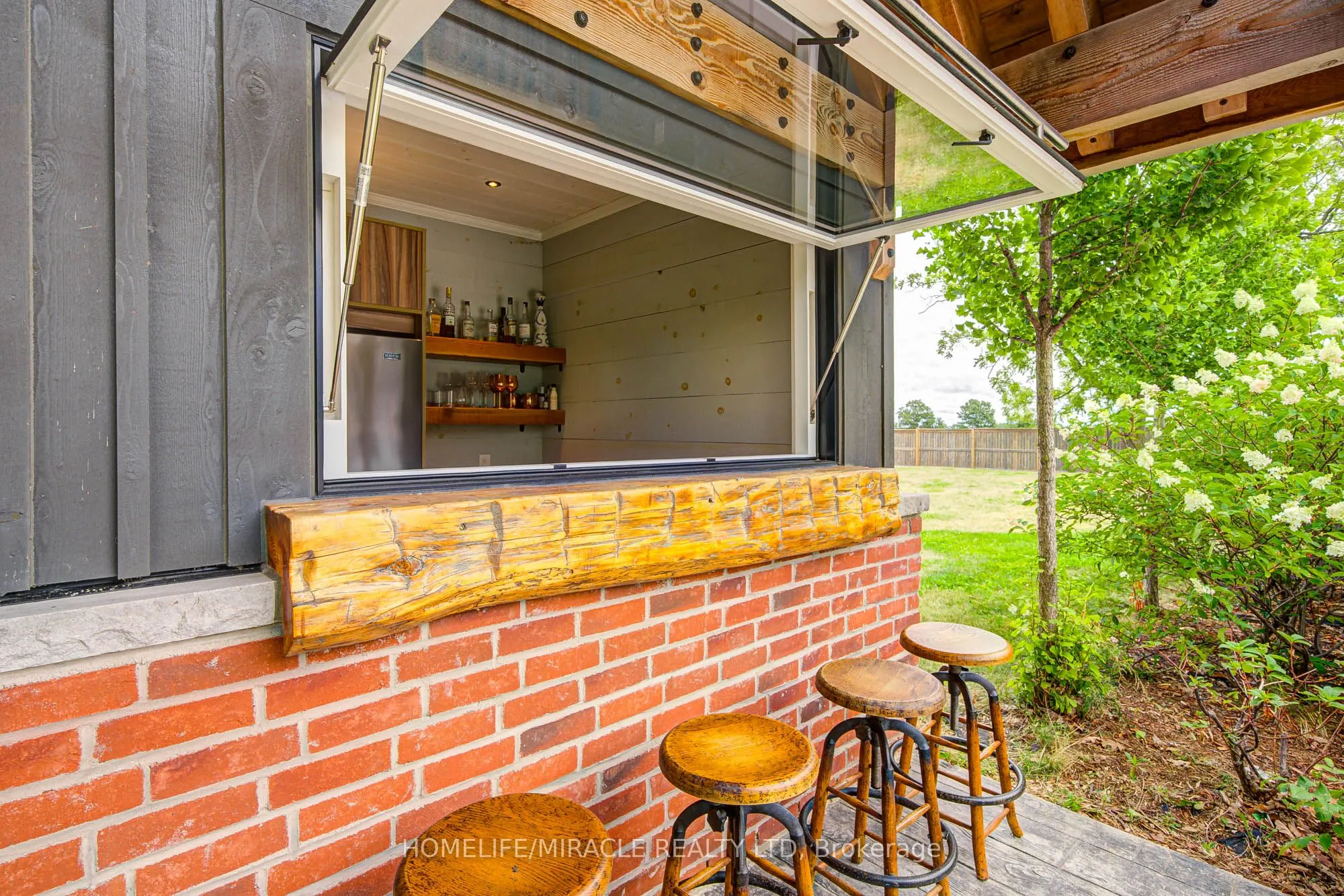 9214 Oak Ridges Drive