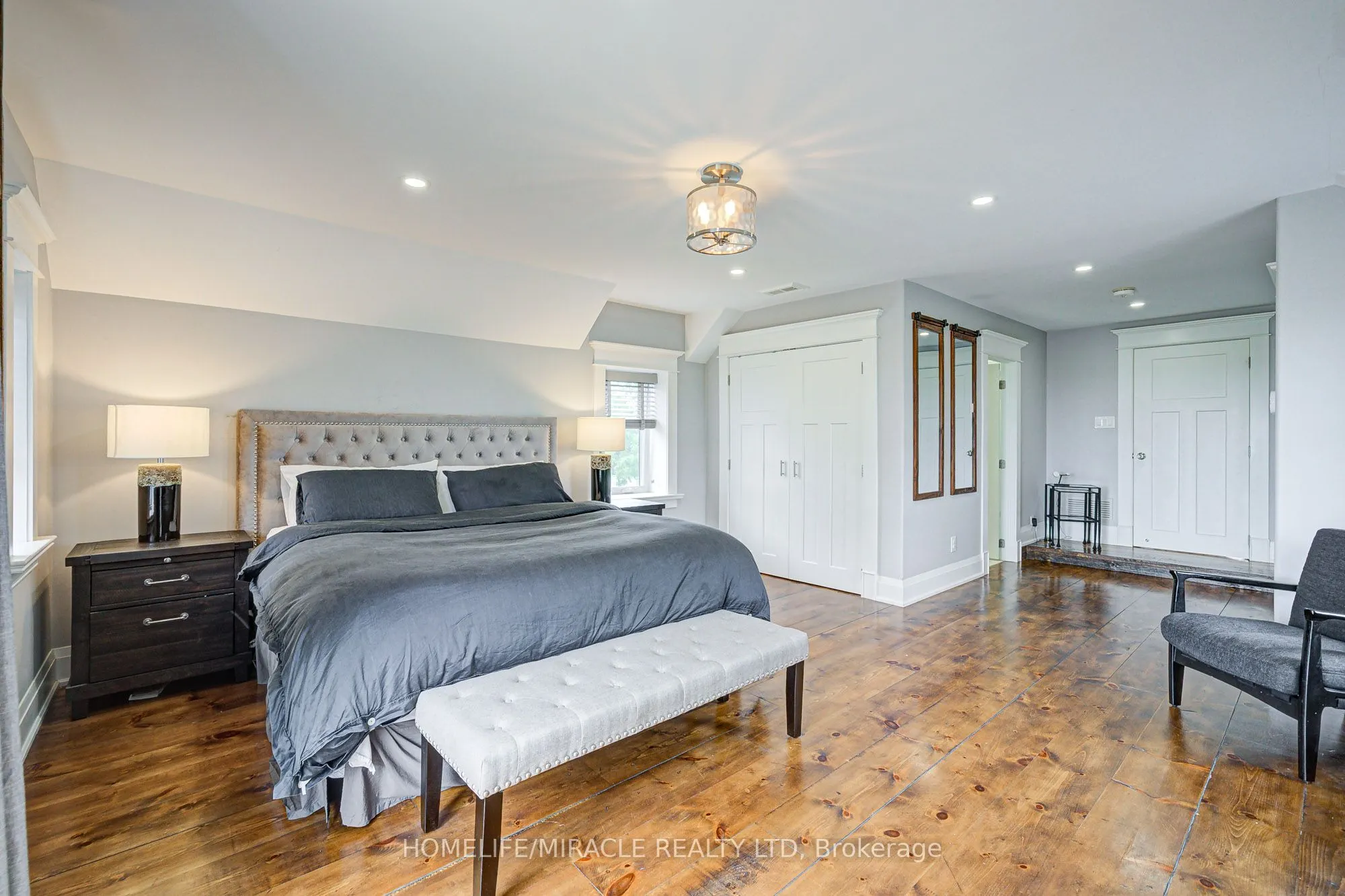 9214 Oak Ridges Drive
