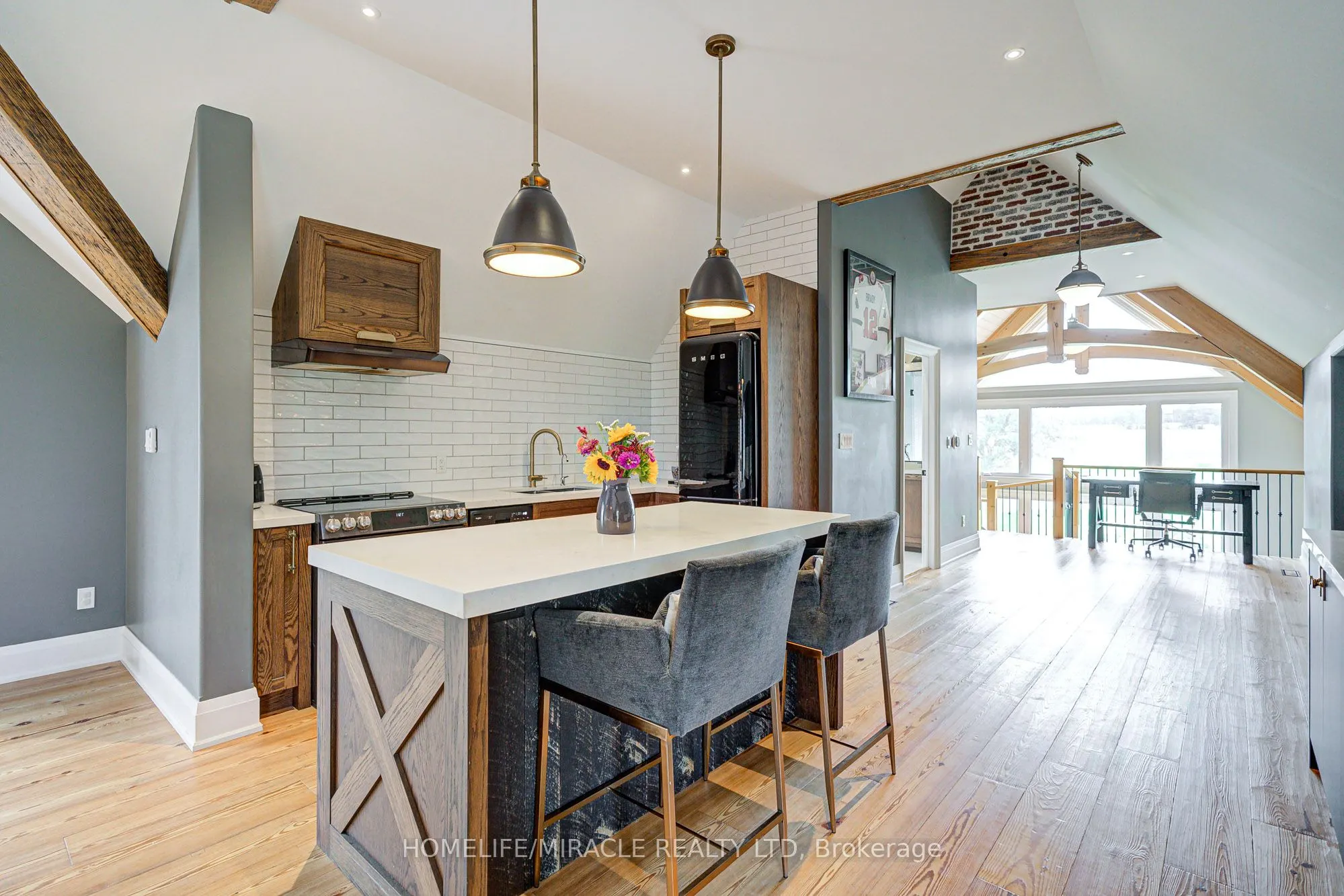 9214 Oak Ridges Drive