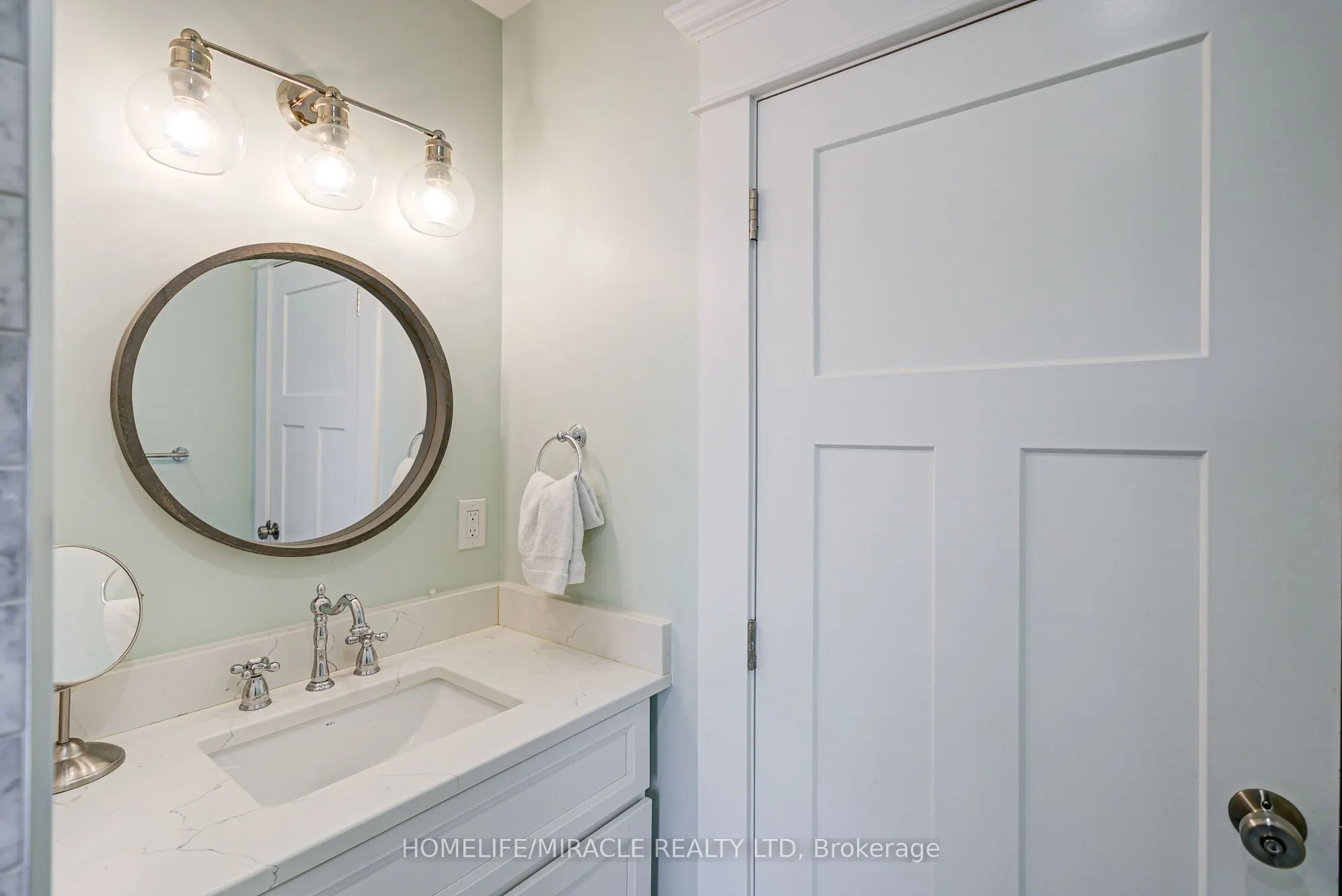 9214 Oak Ridges Drive