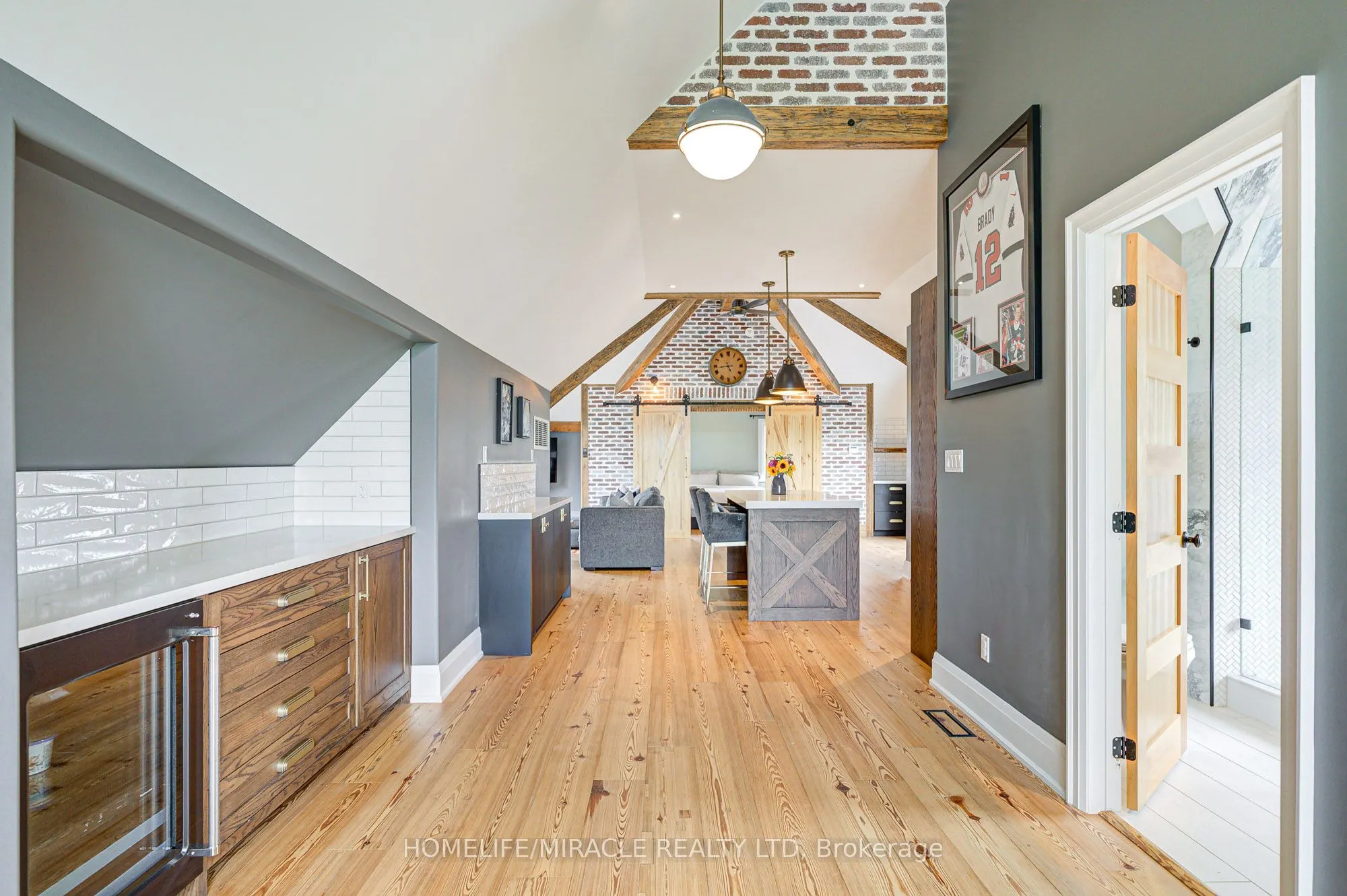 9214 Oak Ridges Drive