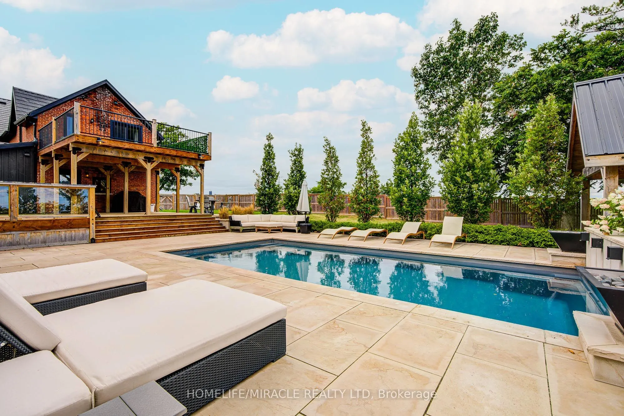 9214 Oak Ridges Drive