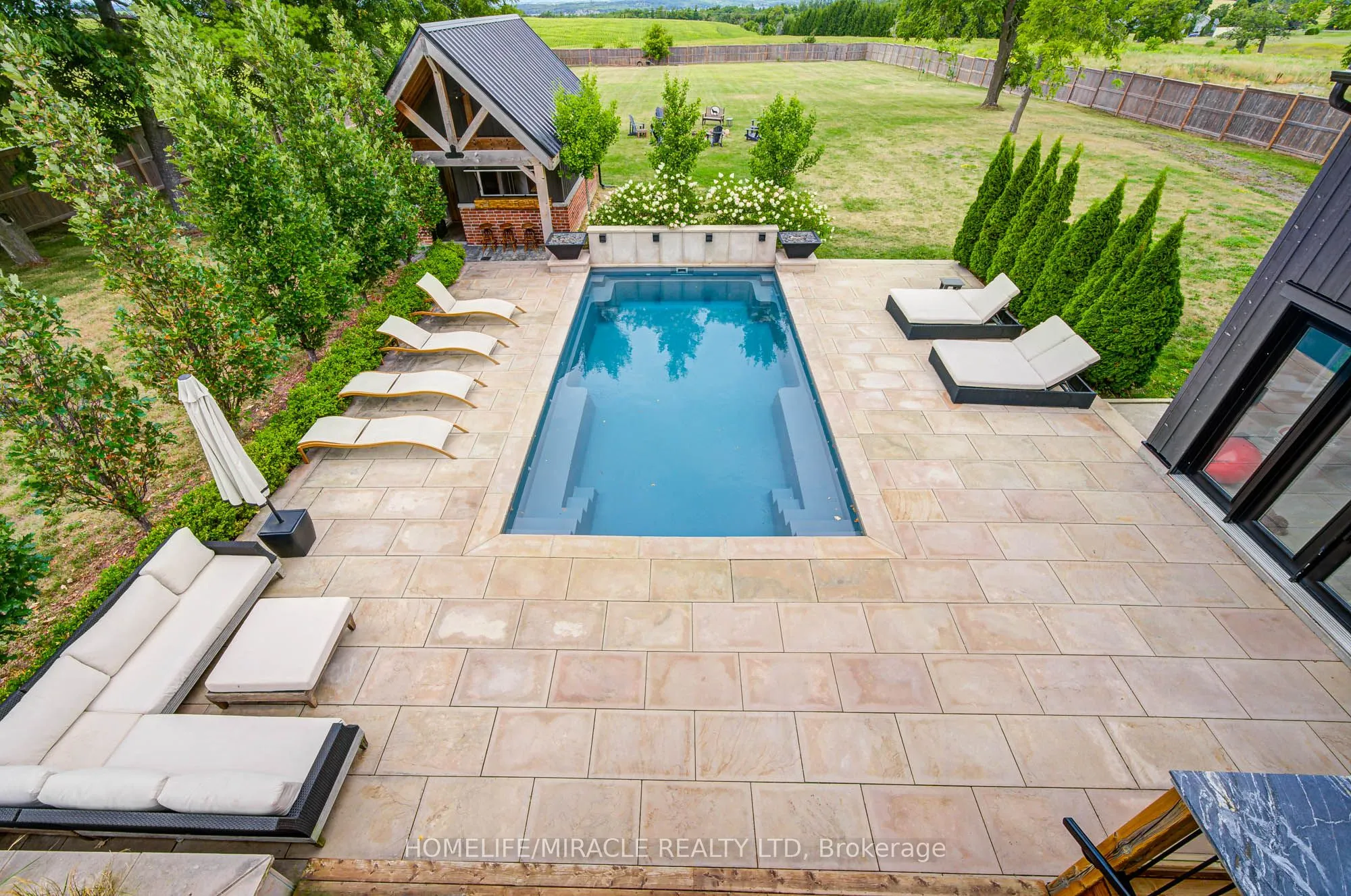 9214 Oak Ridges Drive