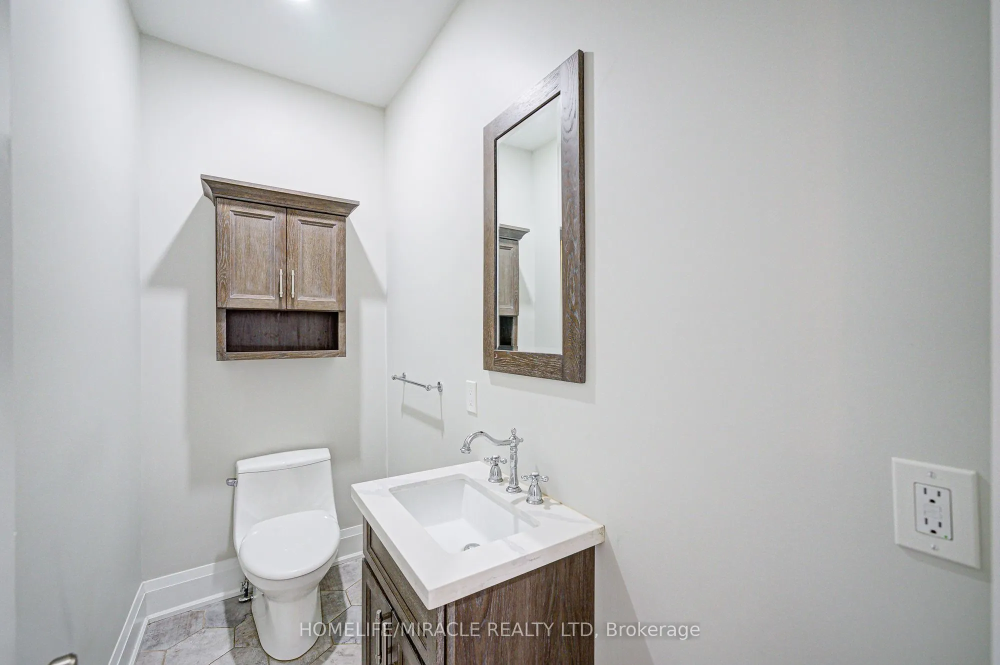 9214 Oak Ridges Drive