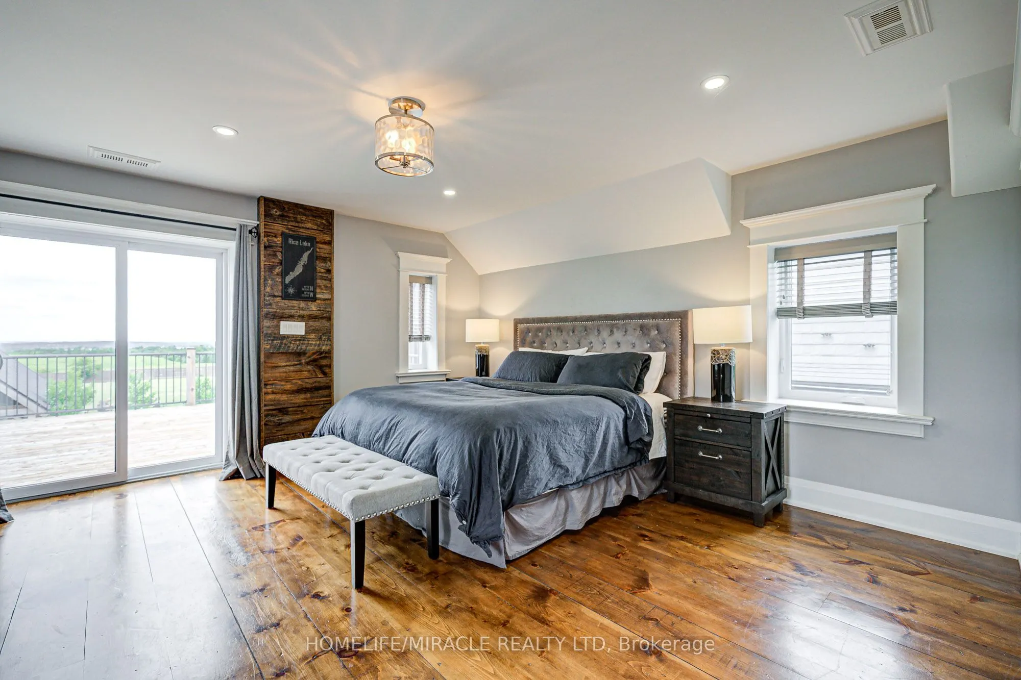 9214 Oak Ridges Drive