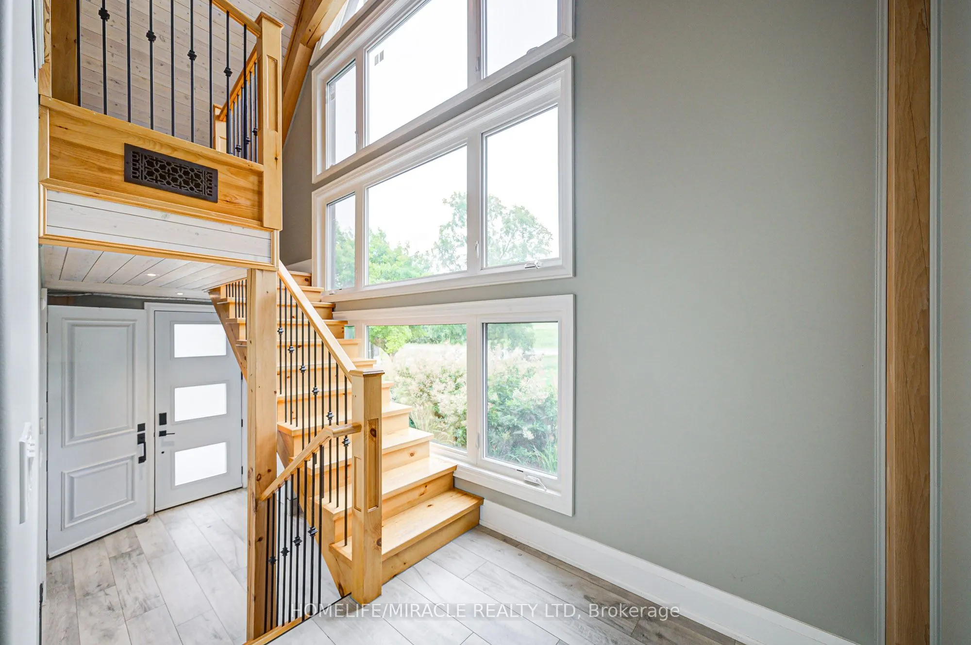 9214 Oak Ridges Drive