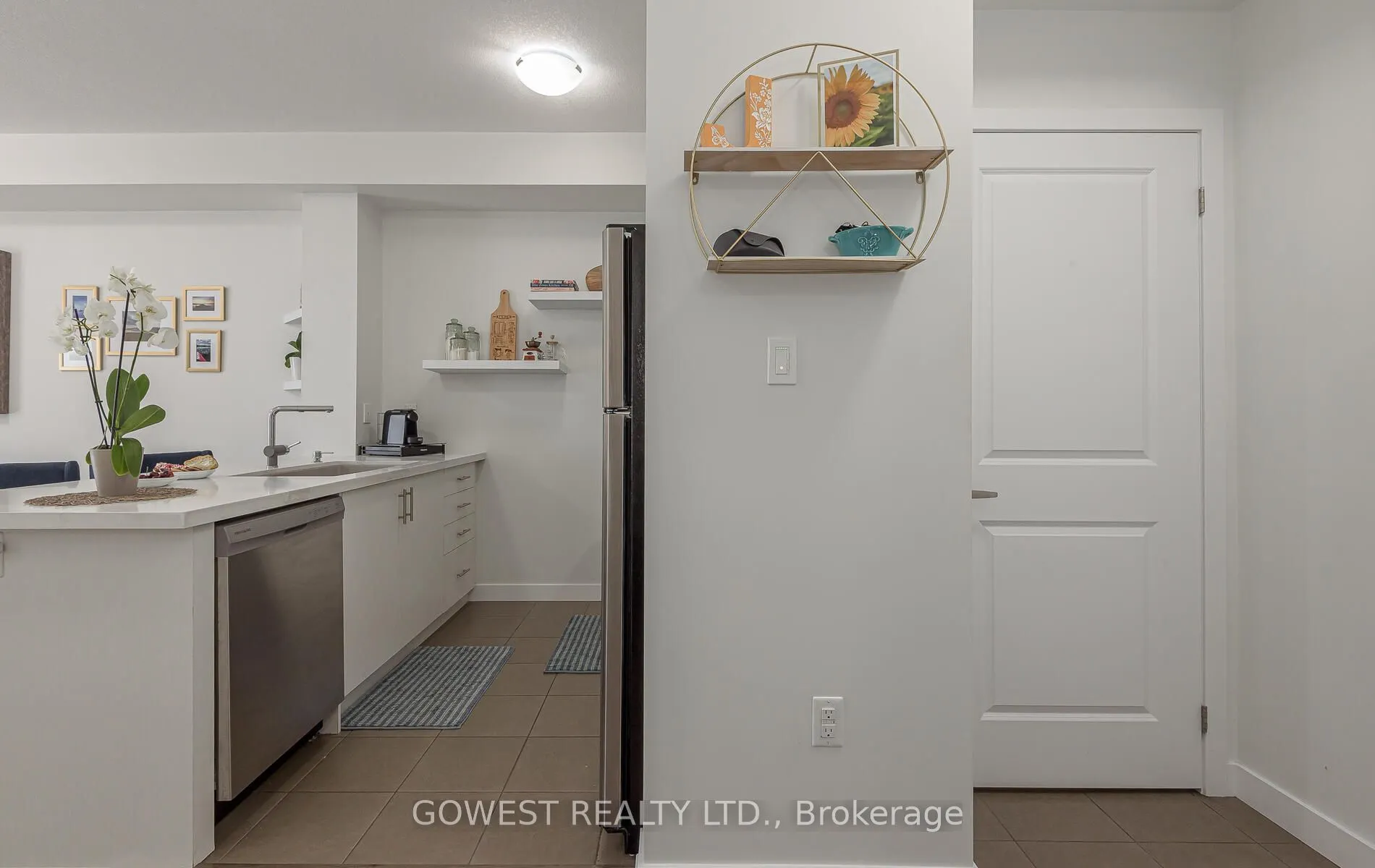 125 Shoreview Place, #301