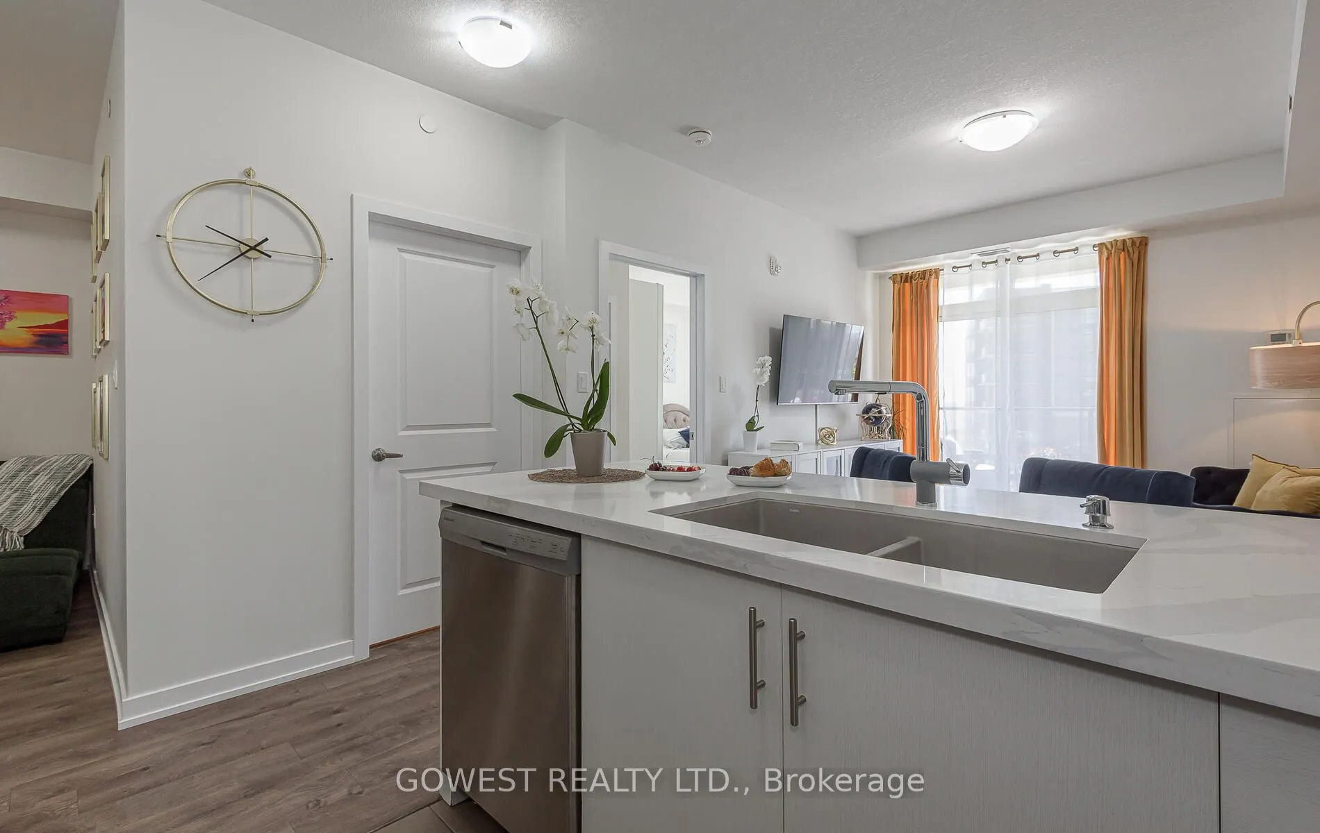 125 Shoreview Place, #301