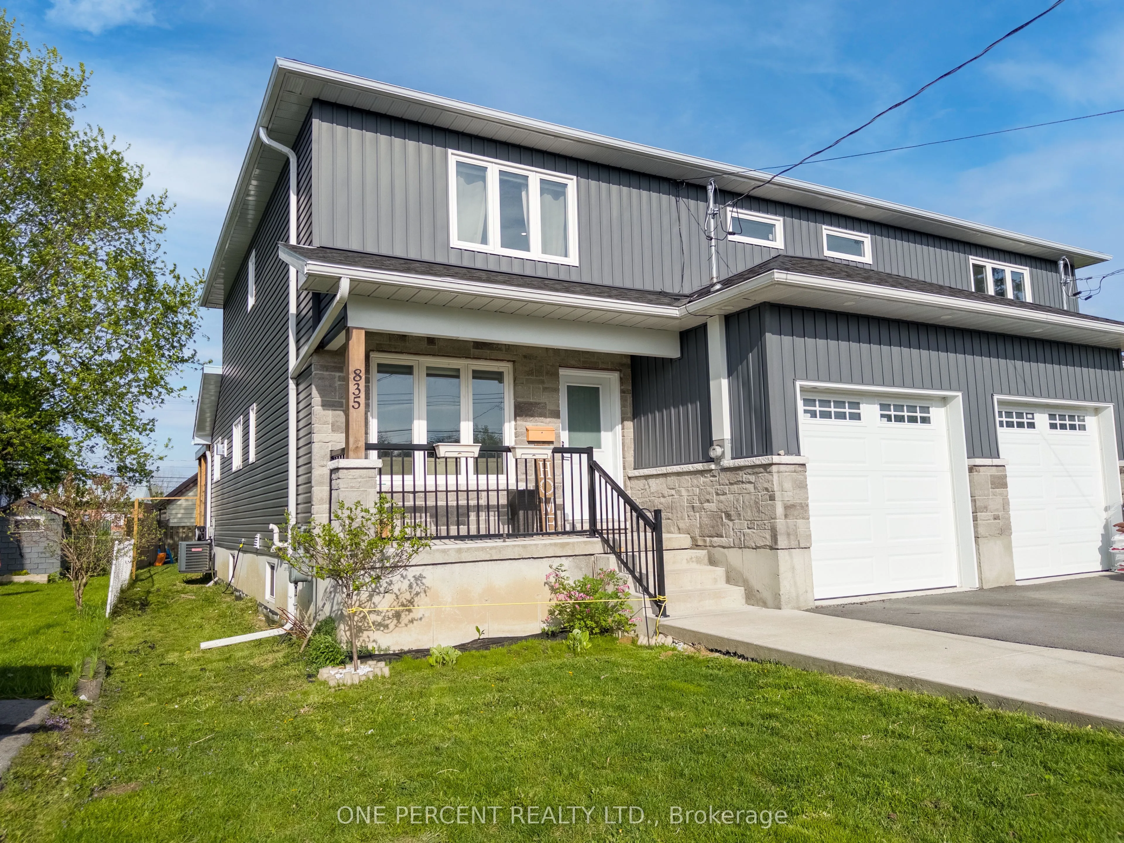 835 Queen Street