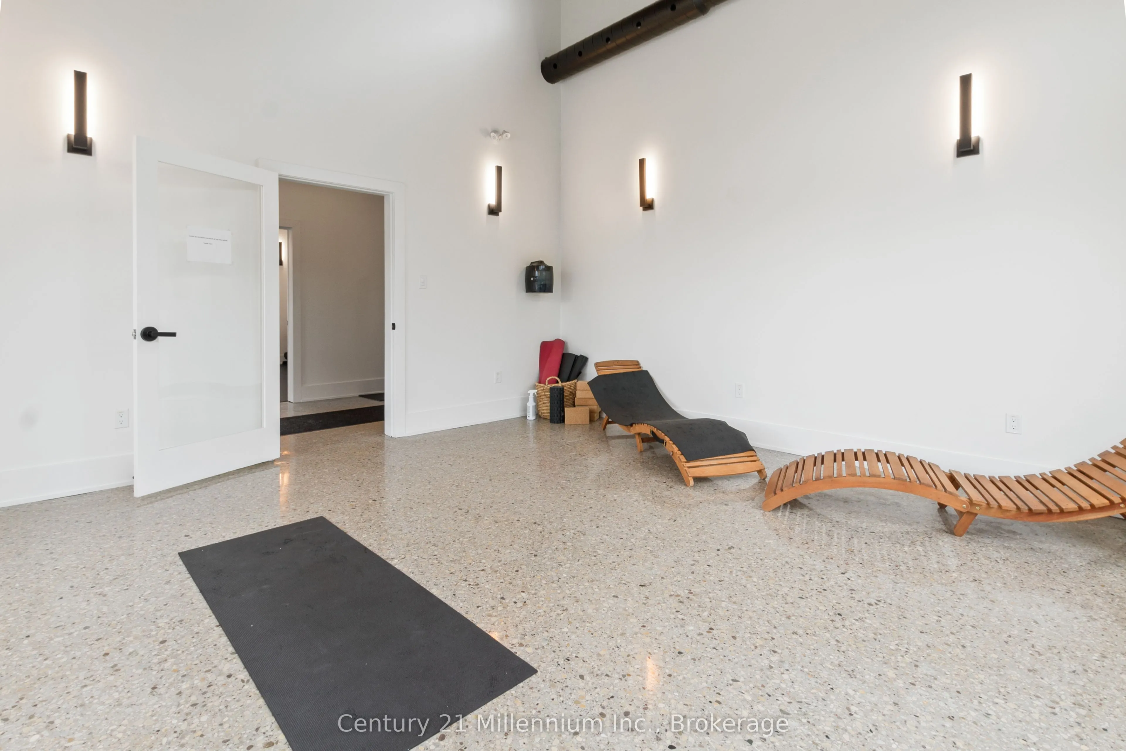 20 BECKWITH Lane, #306