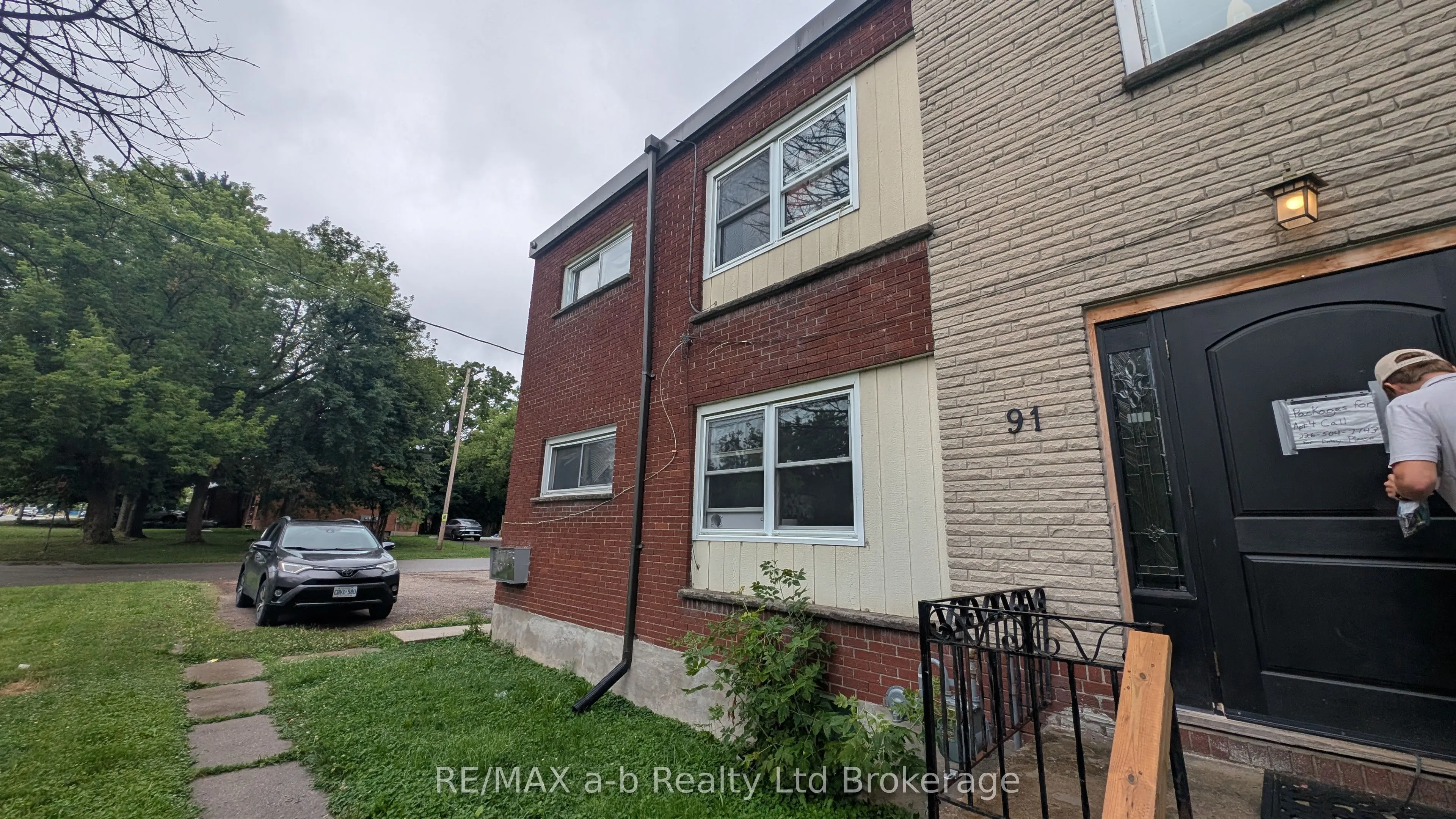 91 King Edward Avenue