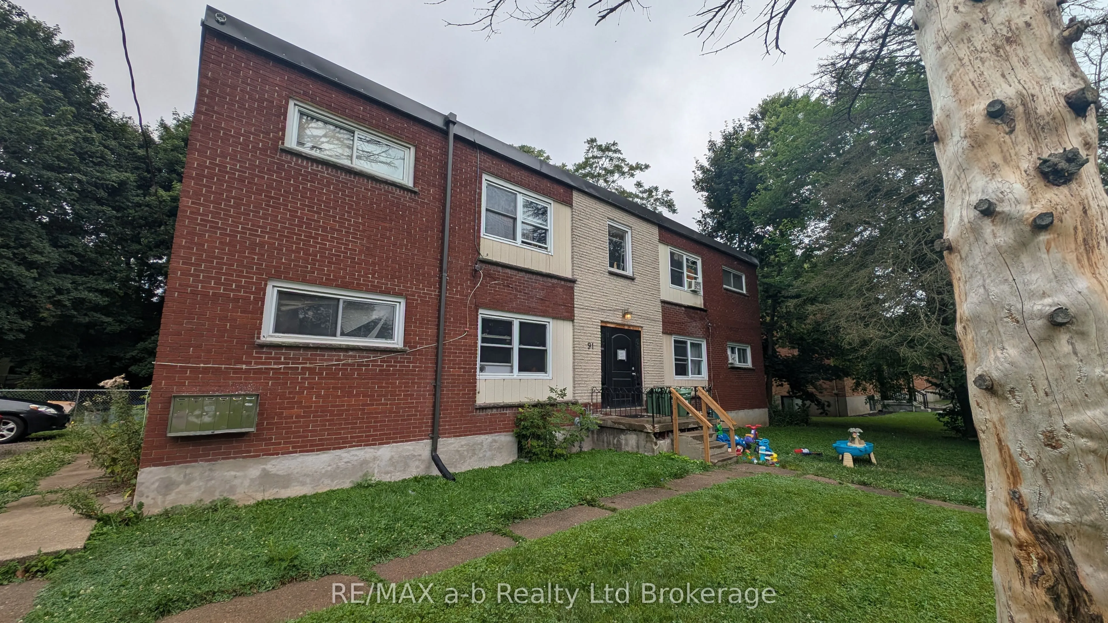 91 King Edward Avenue