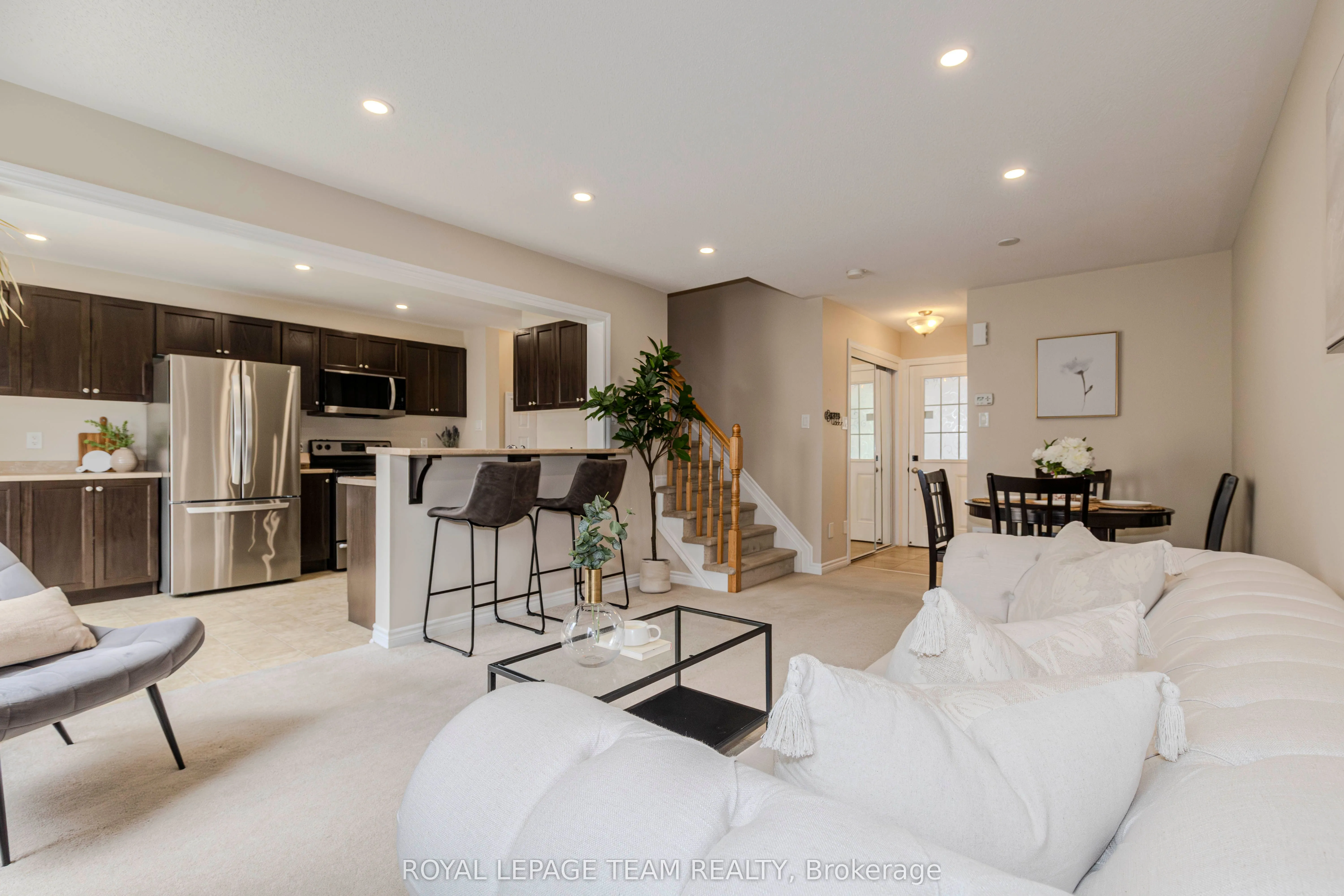 466 Meadowhawk Crescent