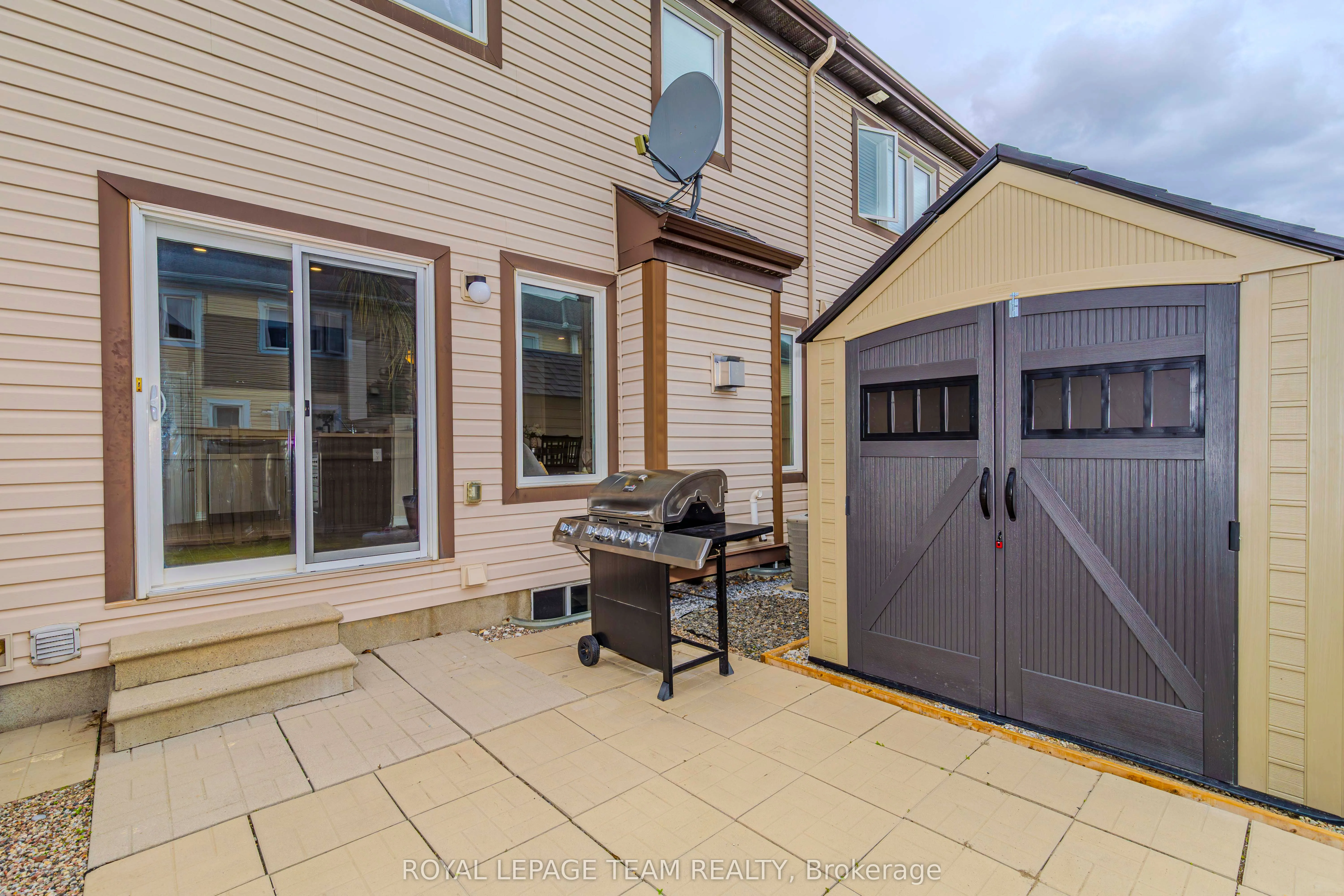 466 Meadowhawk Crescent