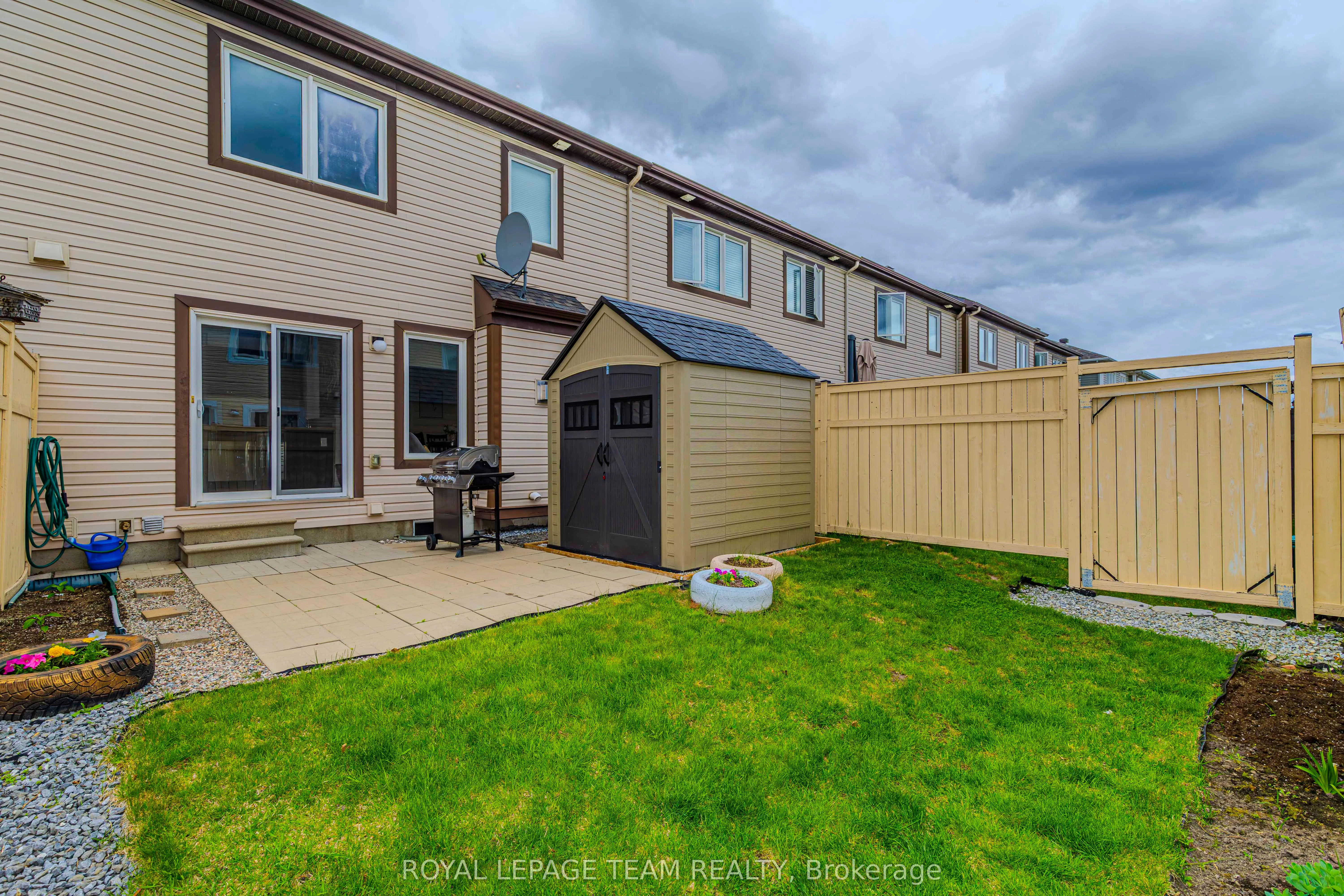 466 Meadowhawk Crescent