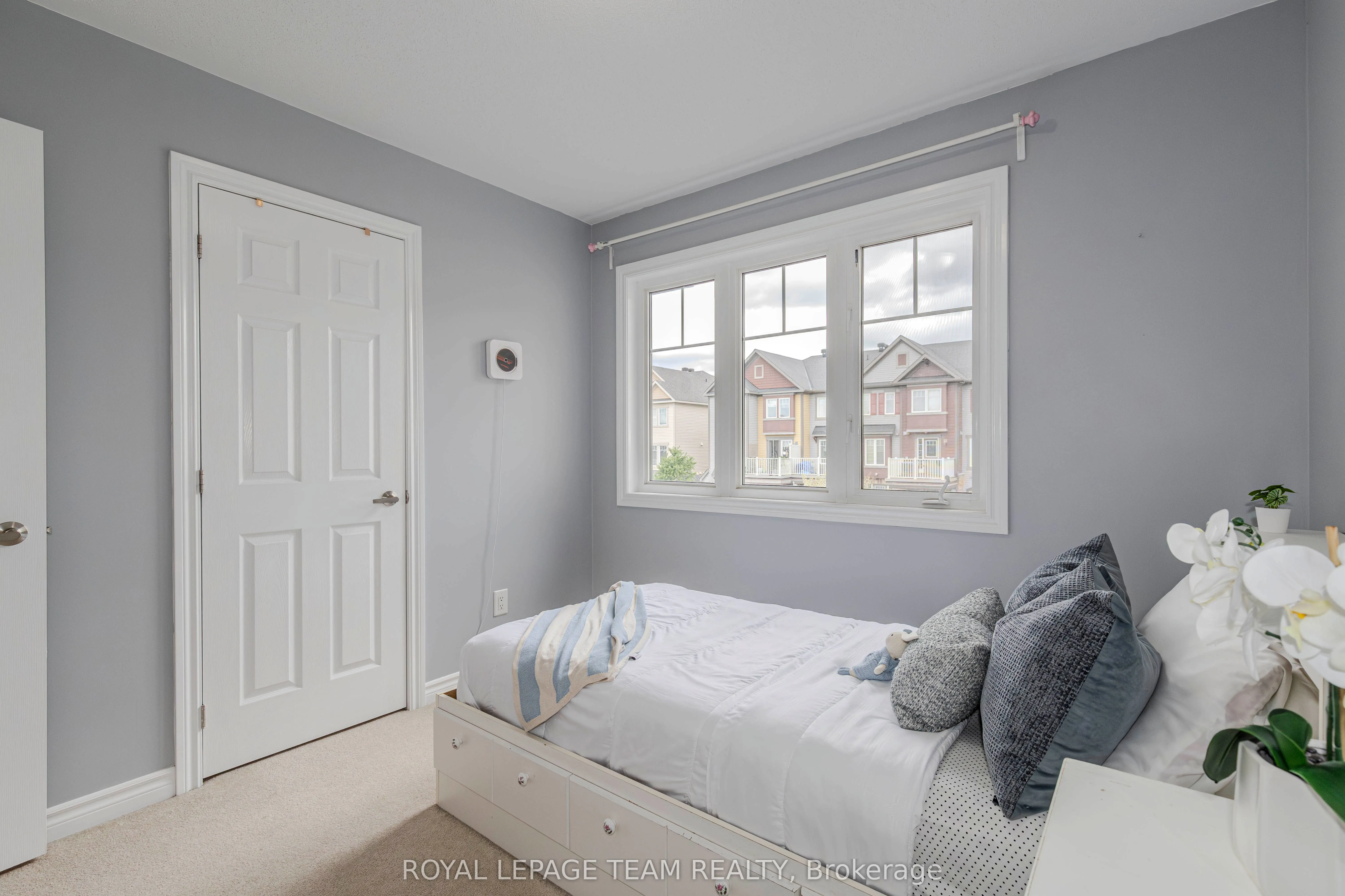 466 Meadowhawk Crescent