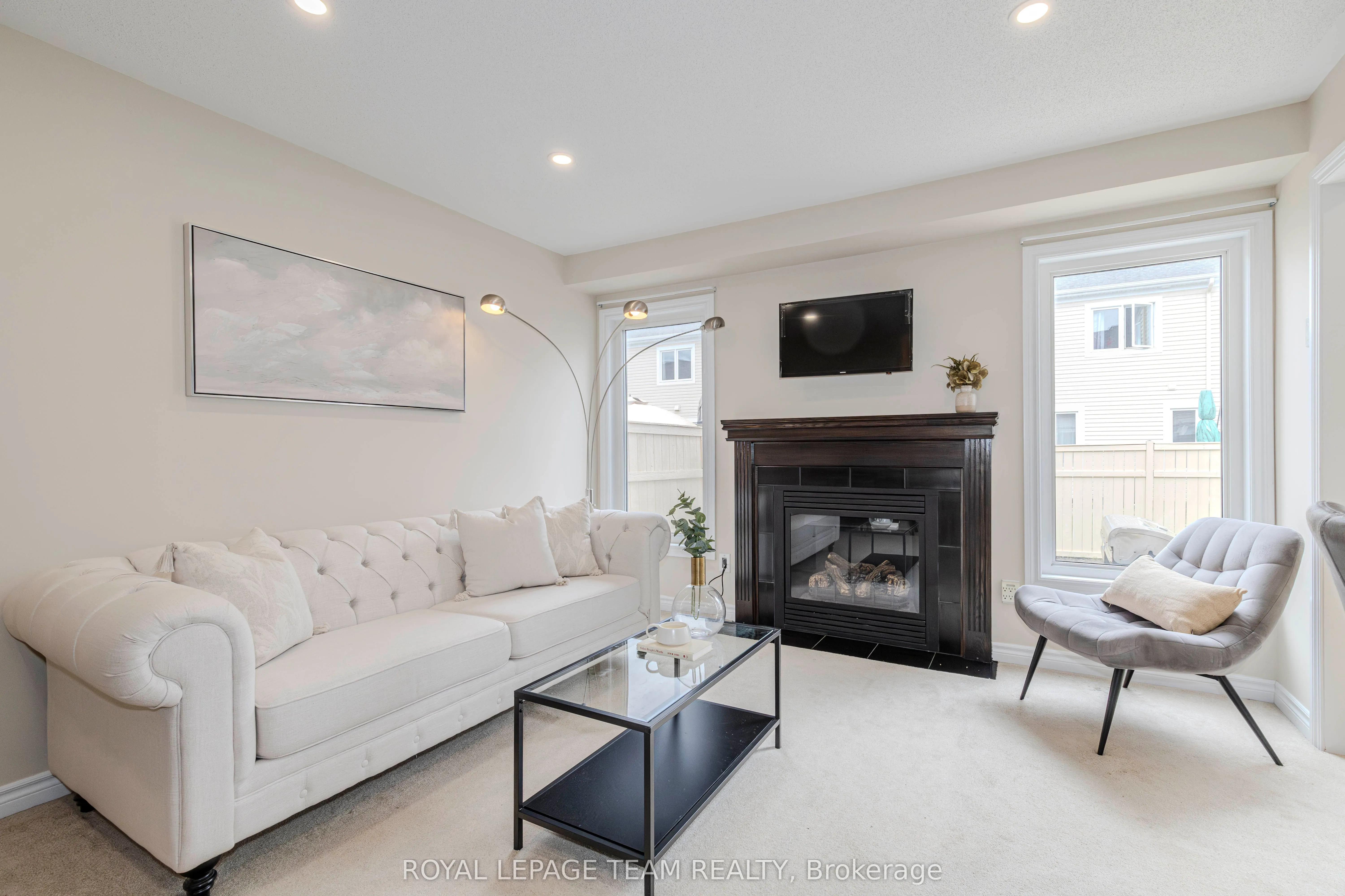 466 Meadowhawk Crescent