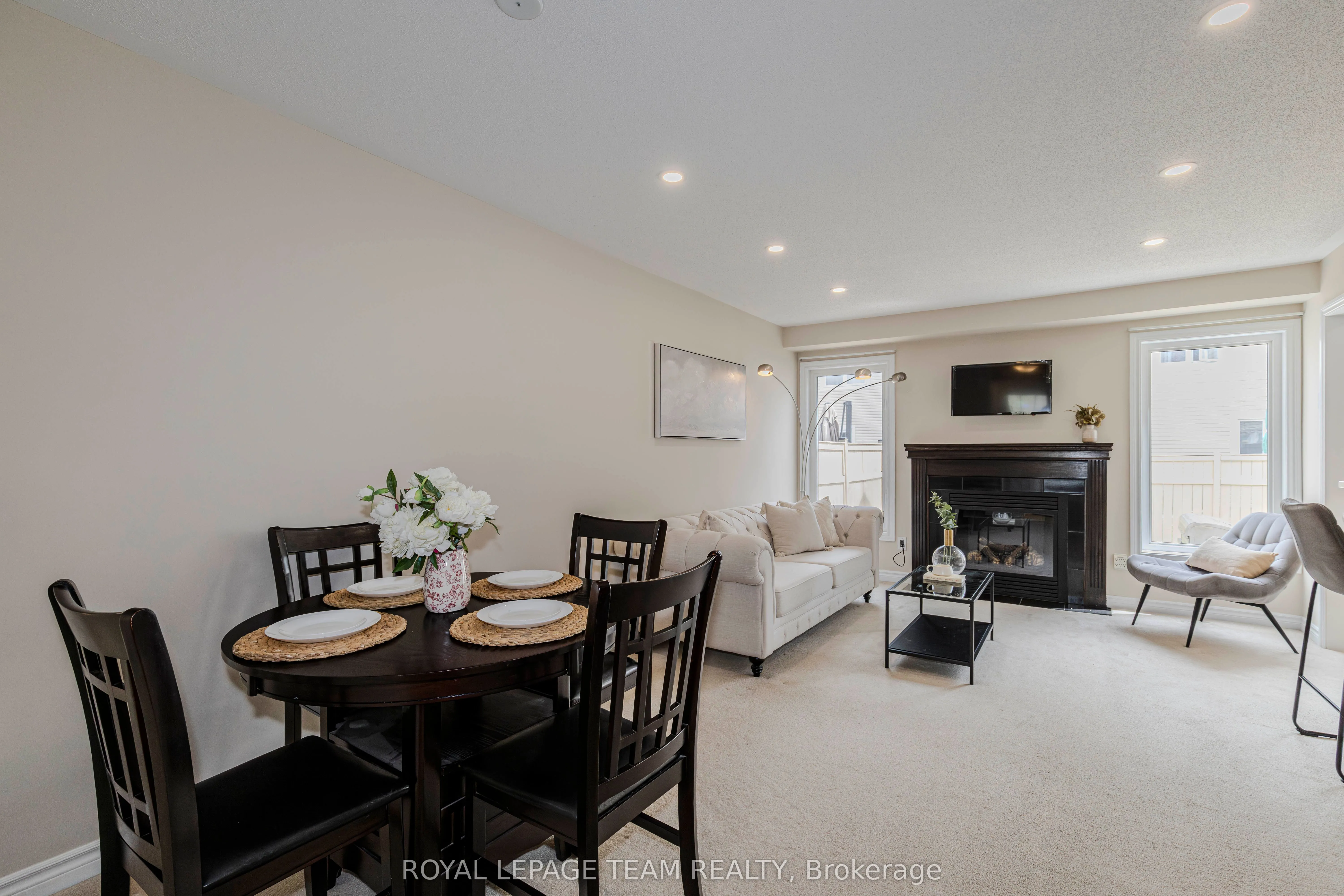 466 Meadowhawk Crescent
