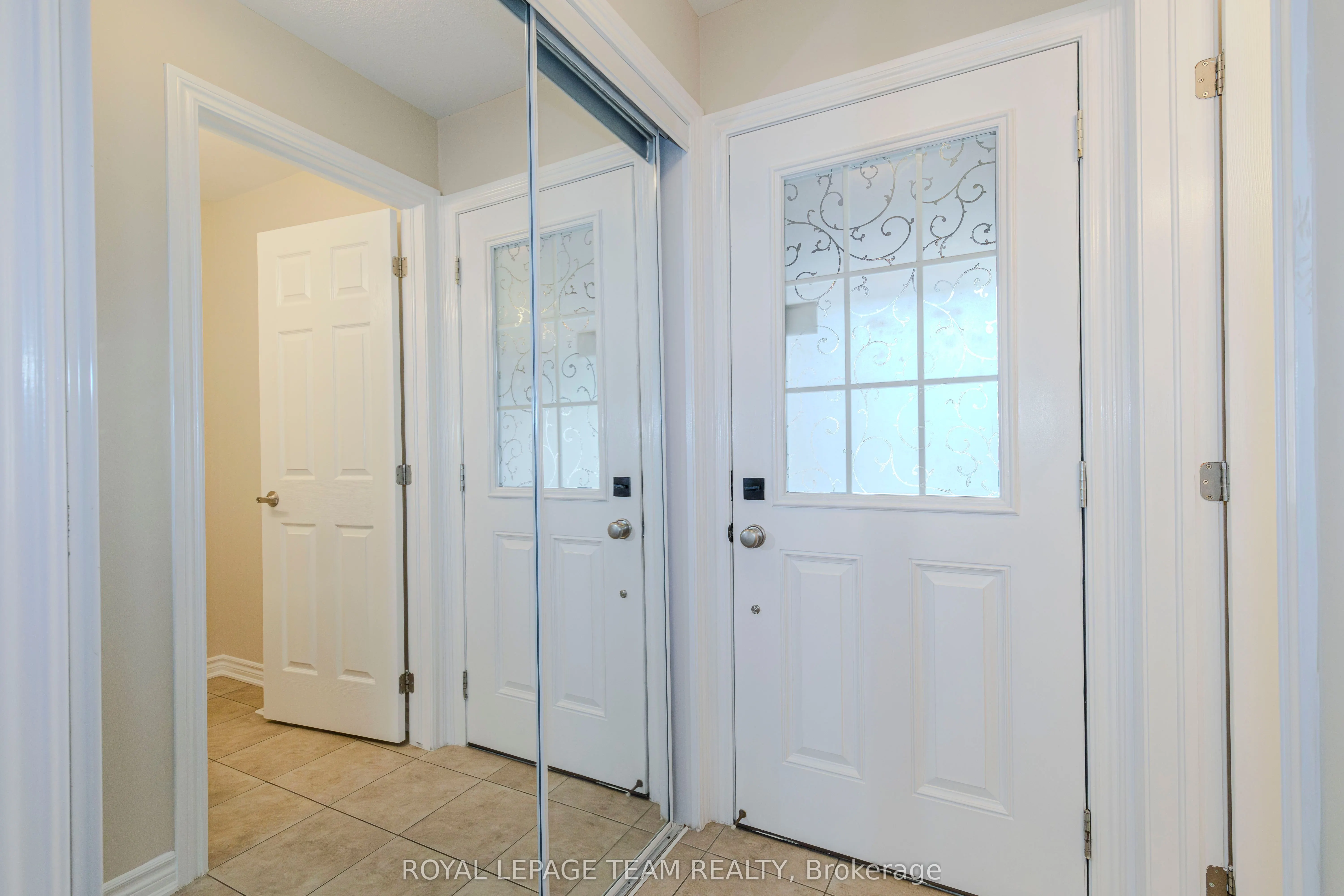 466 Meadowhawk Crescent