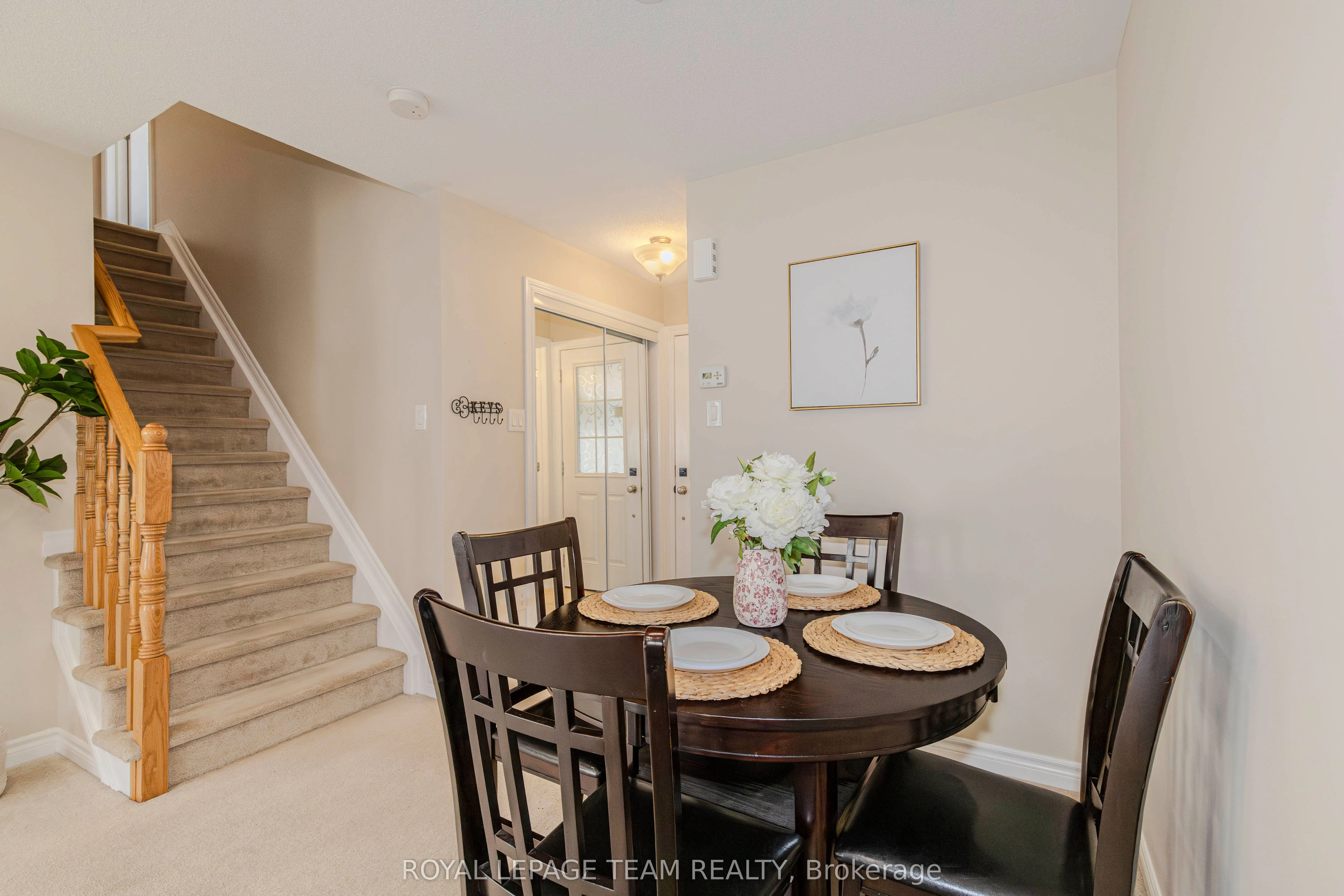466 Meadowhawk Crescent