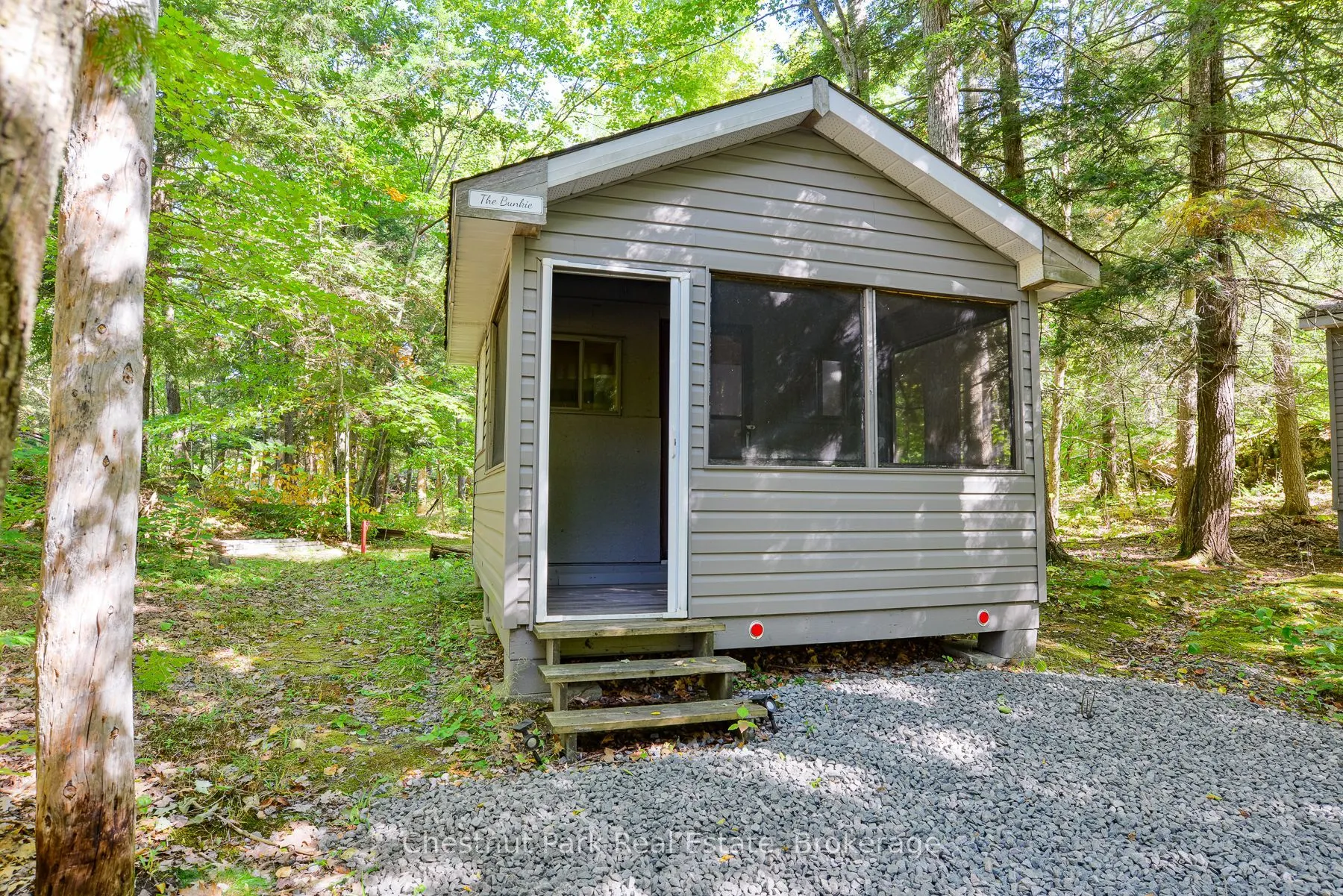 8 Woods Bay Lane