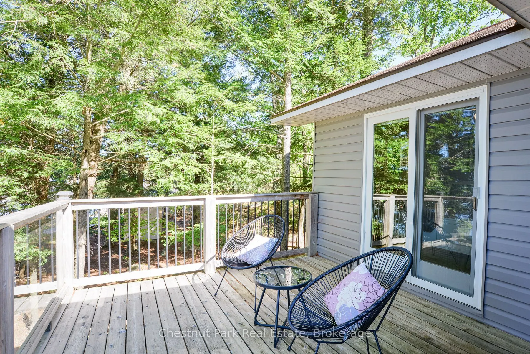 8 Woods Bay Lane