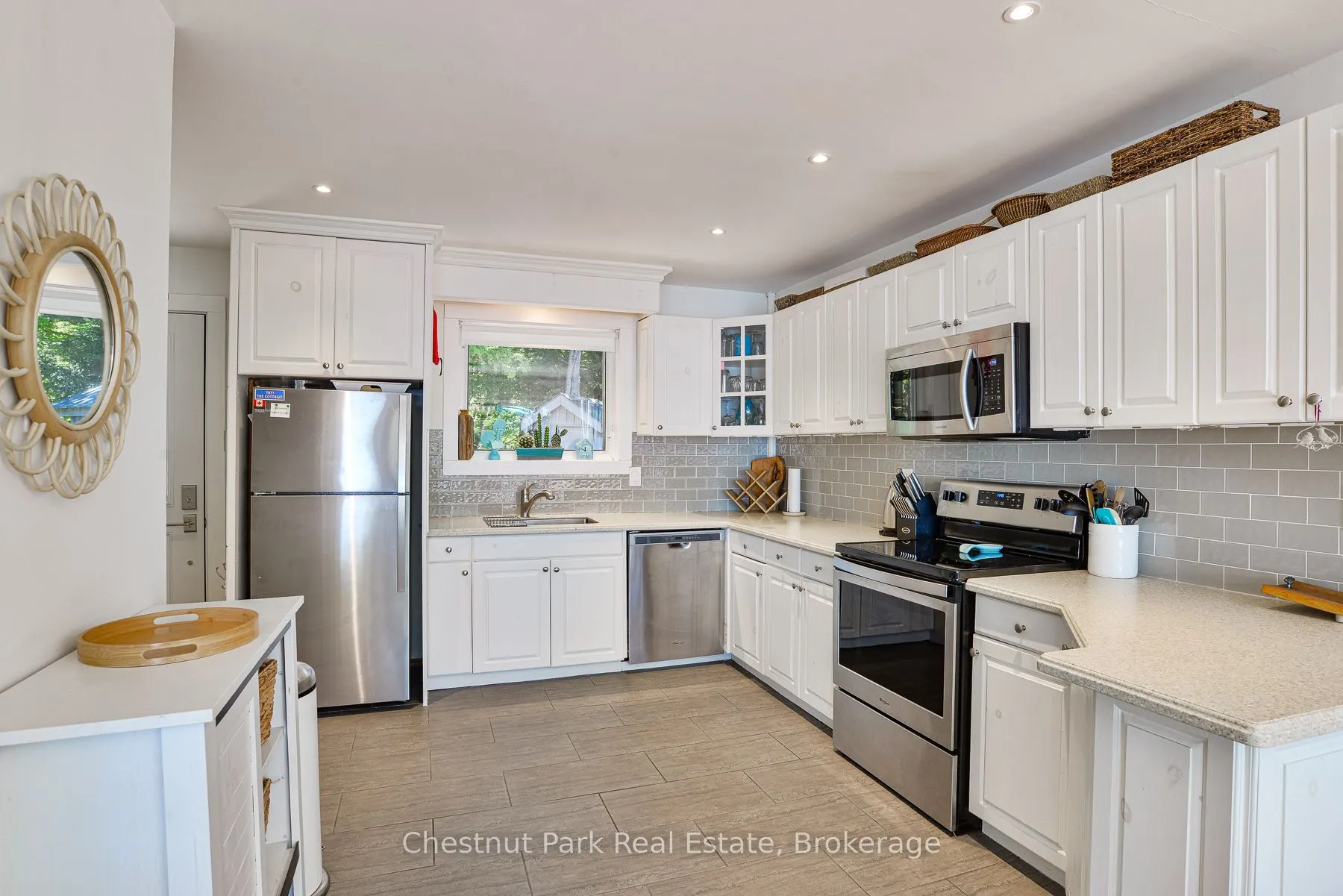 8 Woods Bay Lane