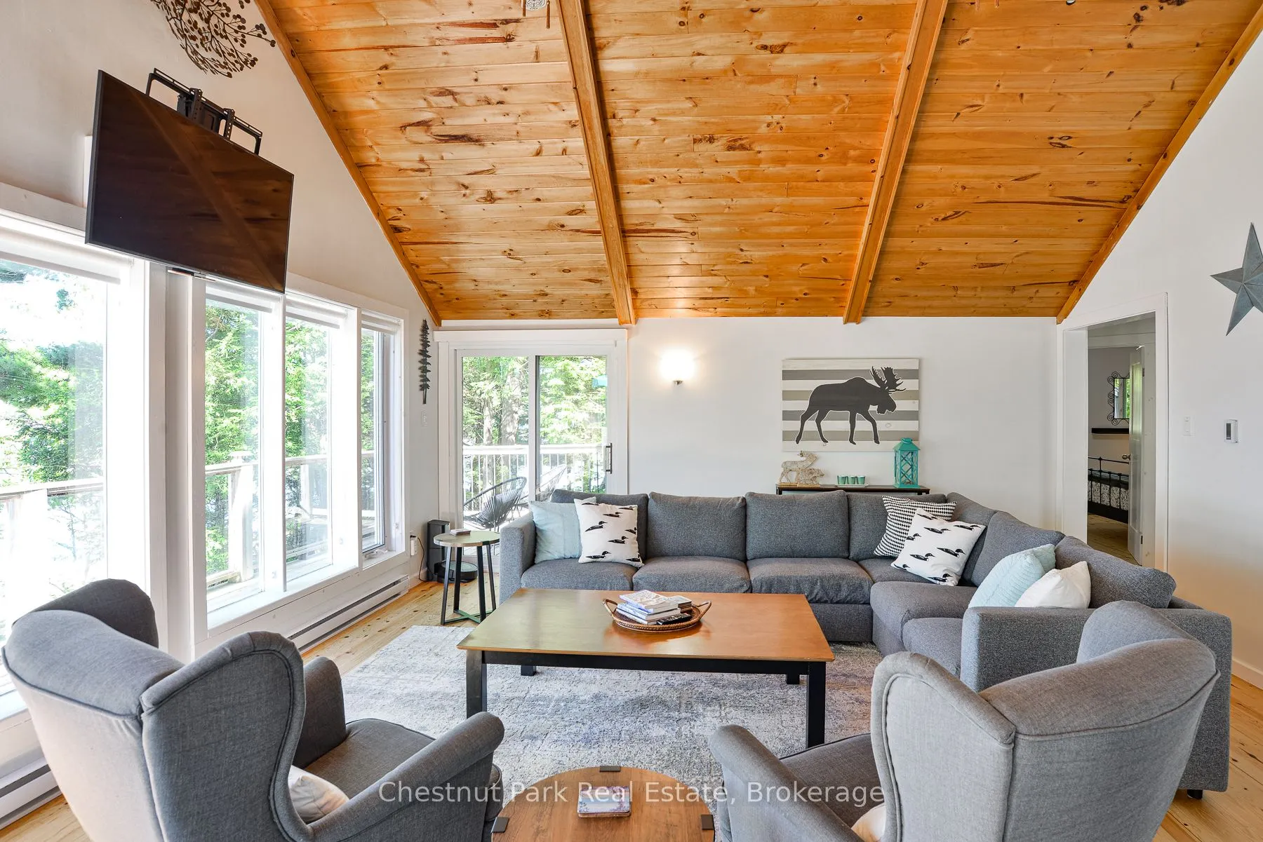 8 Woods Bay Lane