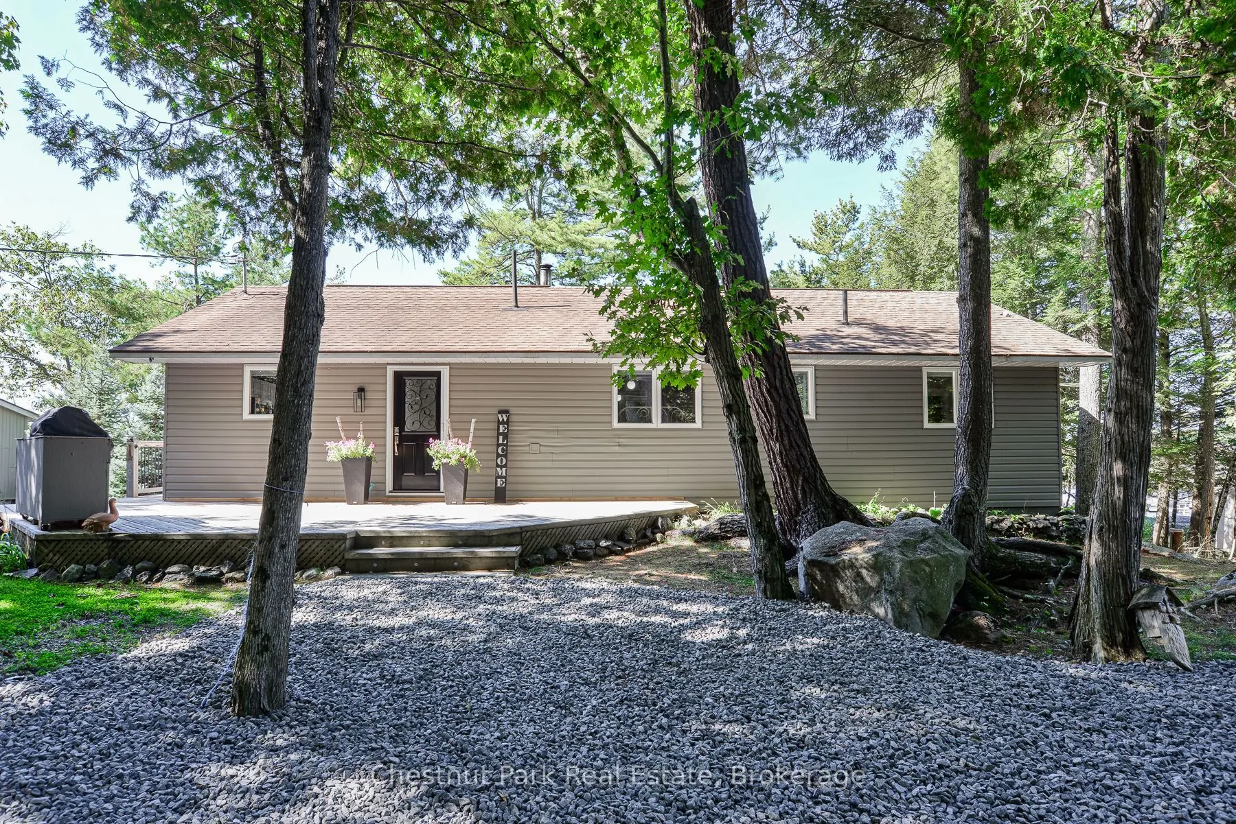 8 Woods Bay Lane