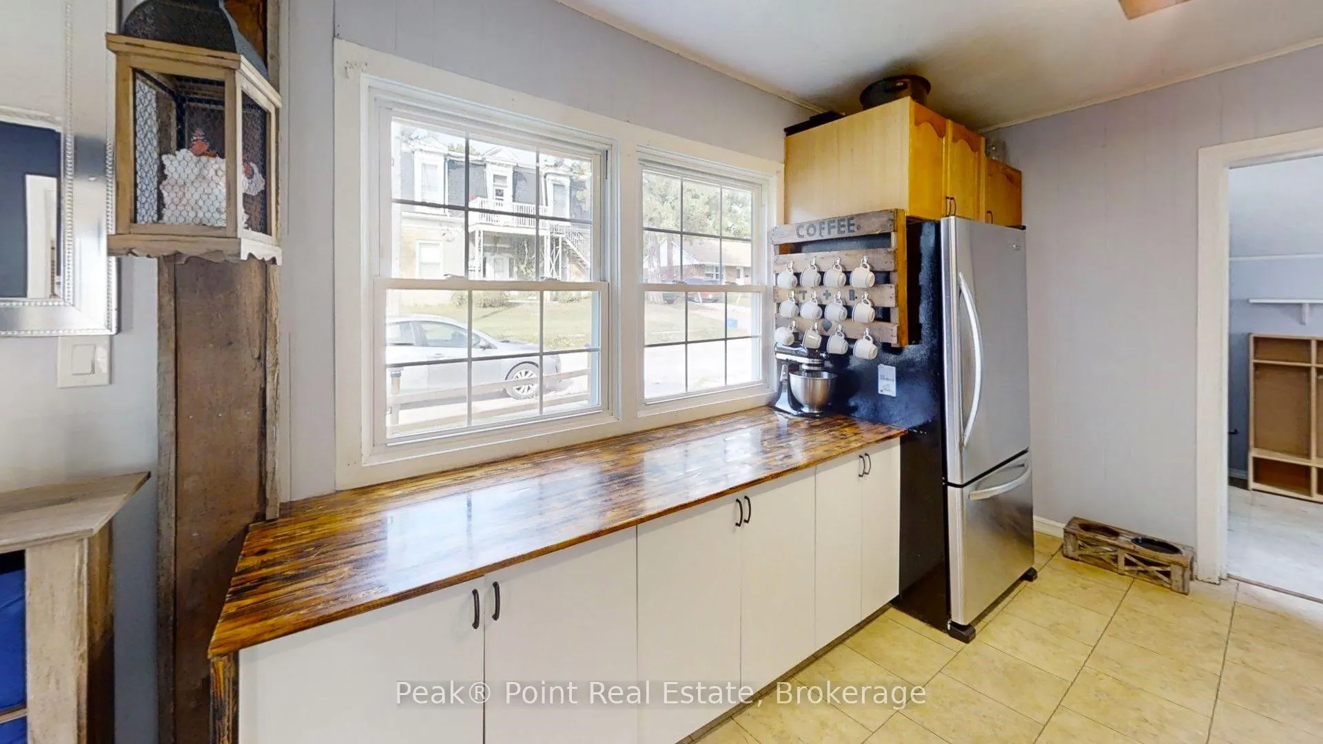 580 14TH Street W