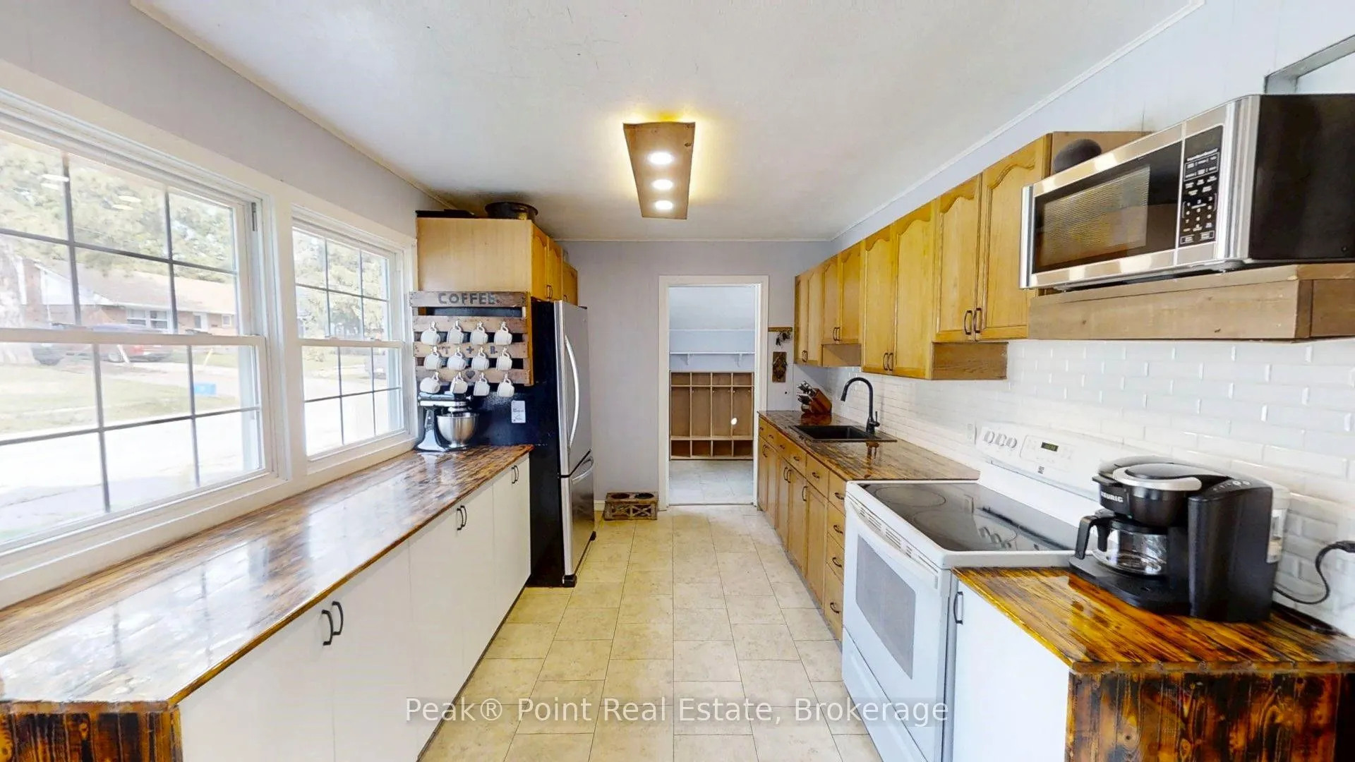 580 14TH Street W