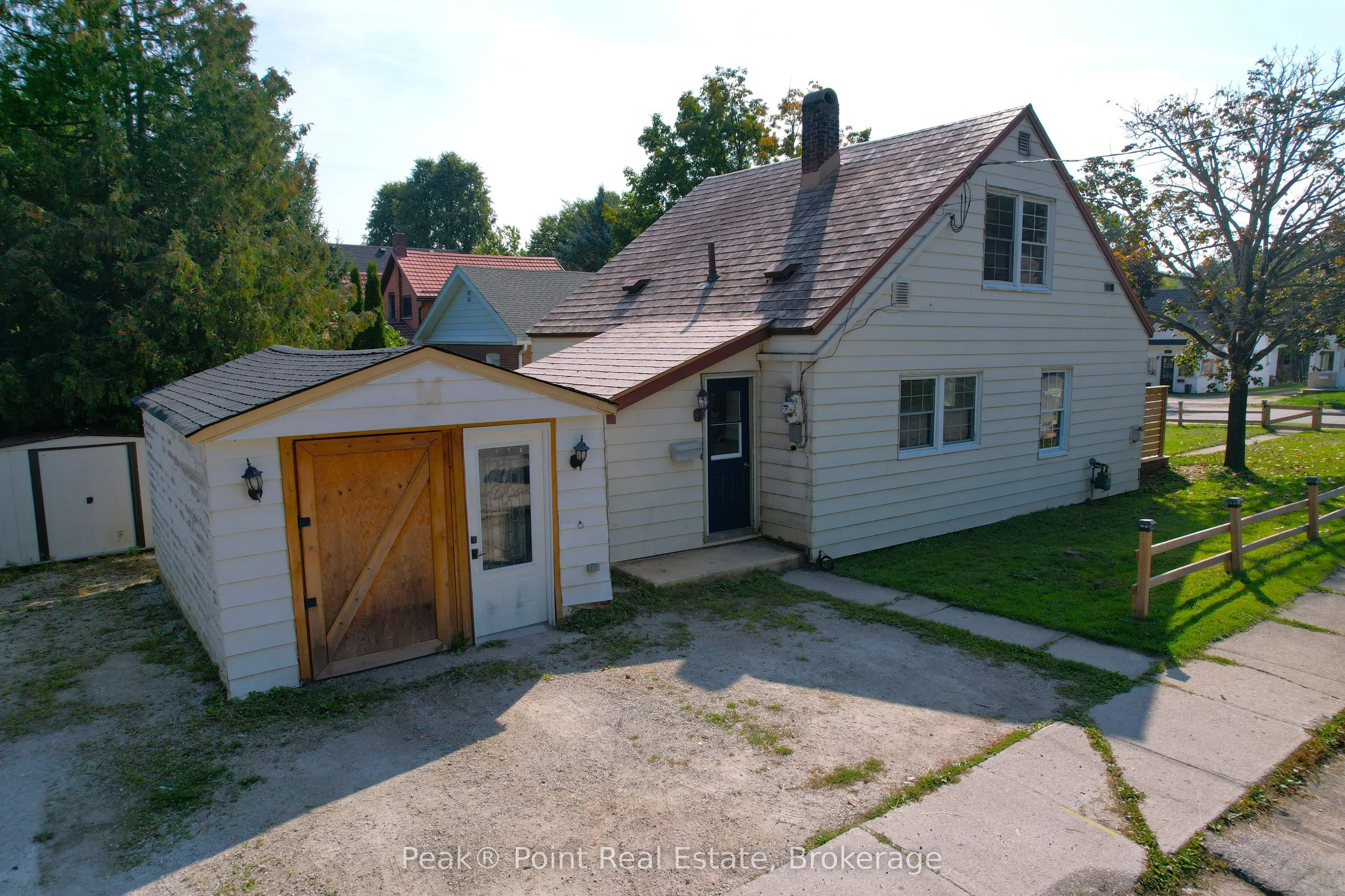 580 14TH Street W