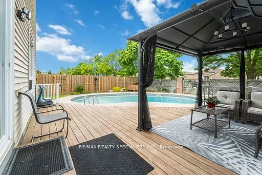 17 Rannie Court