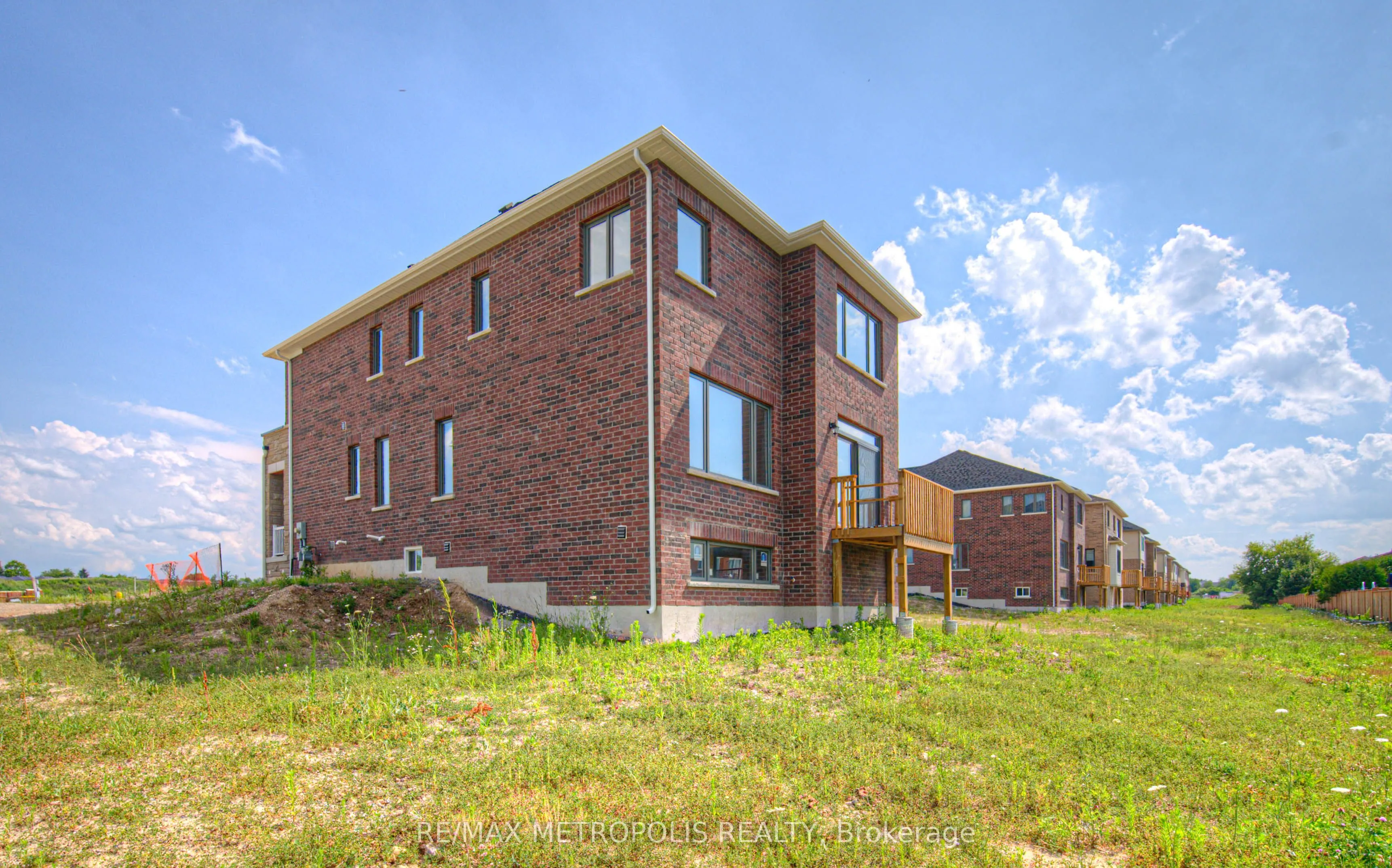 100 Moss Drive