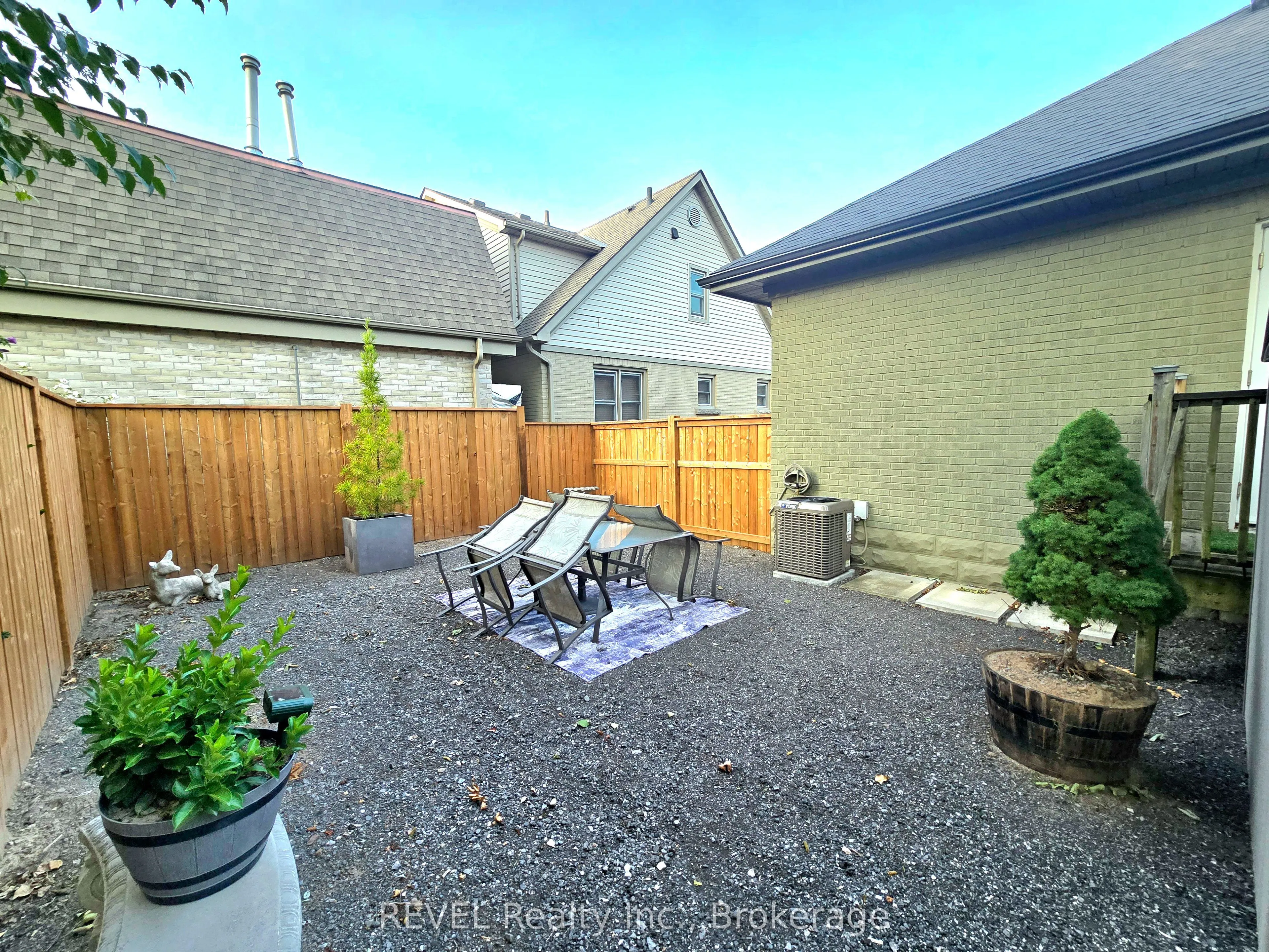 4151 Portage Road N