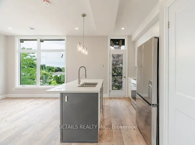 659 Donat Street, #301