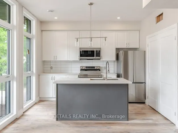 659 Donat Street, #301