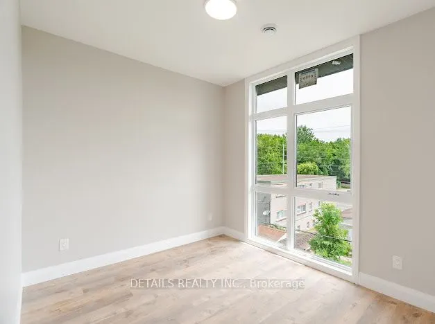 659 Donat Street, #301