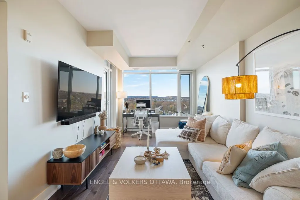88 RICHMOND Road, #809