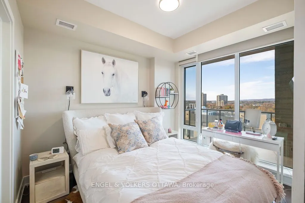88 RICHMOND Road, #809