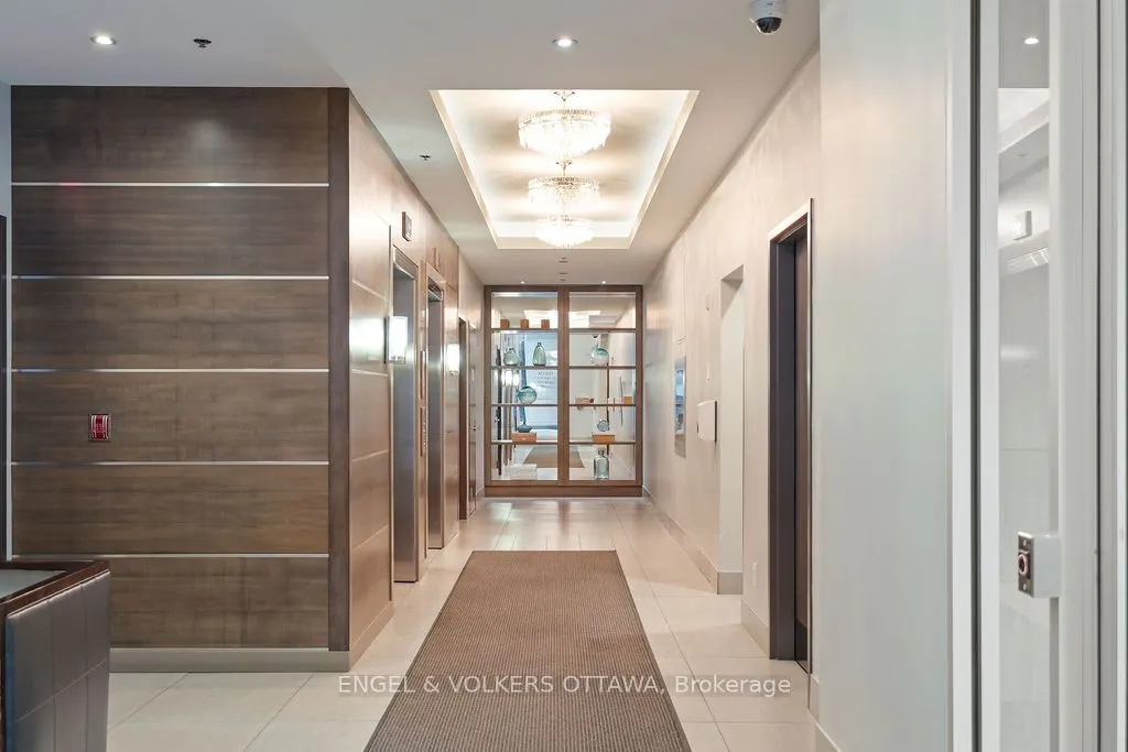 88 RICHMOND Road, #809