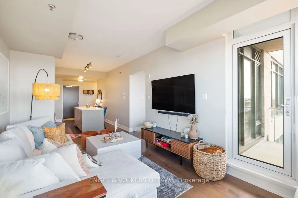 88 RICHMOND Road, #809