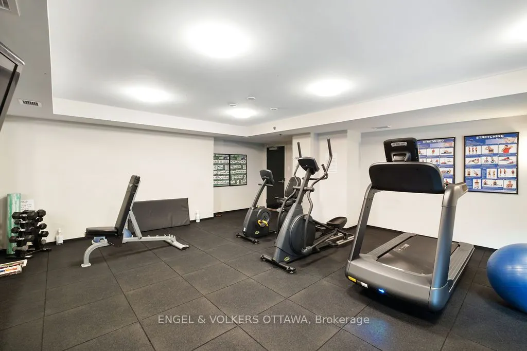 88 RICHMOND Road, #809