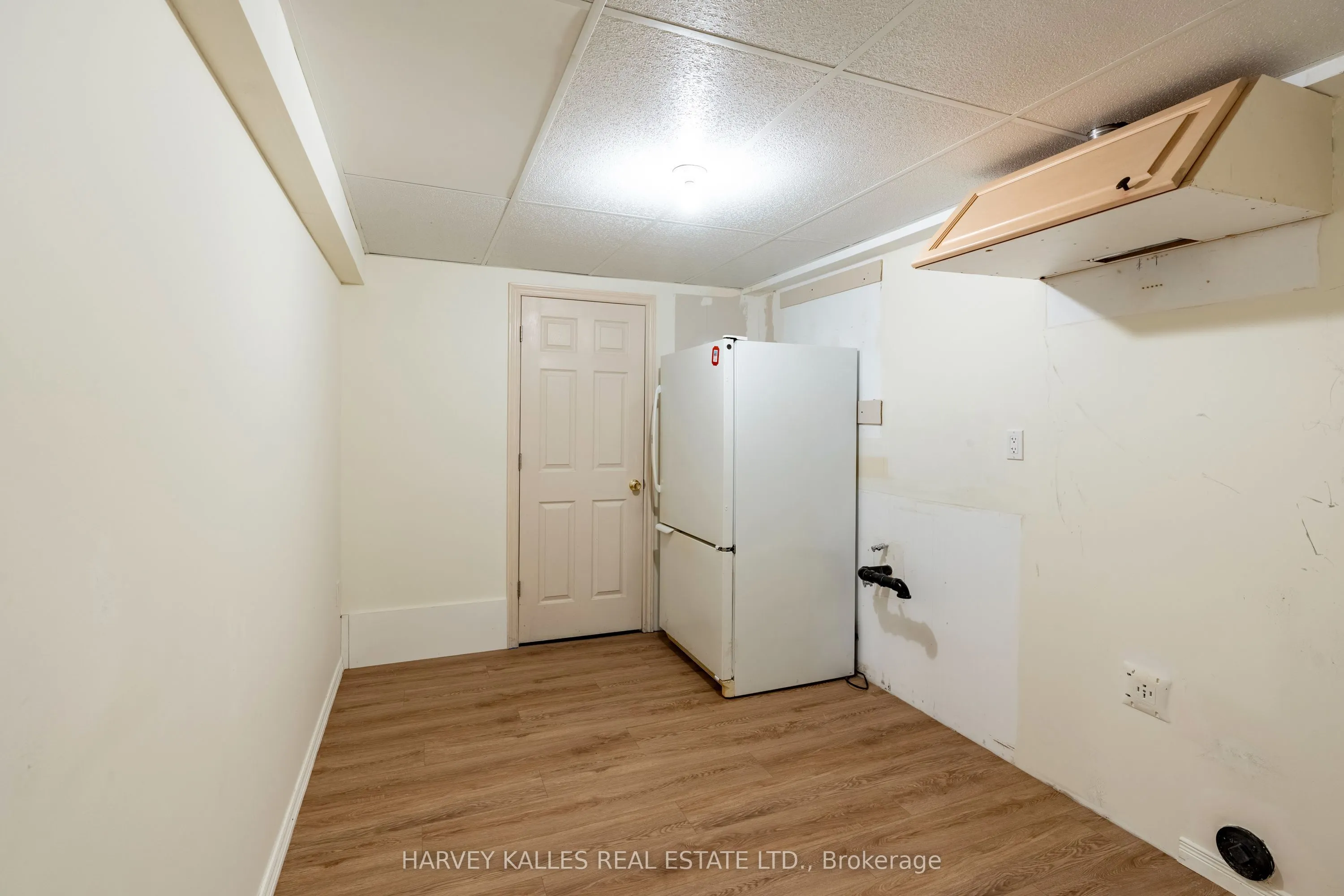 573 Windjammer Way