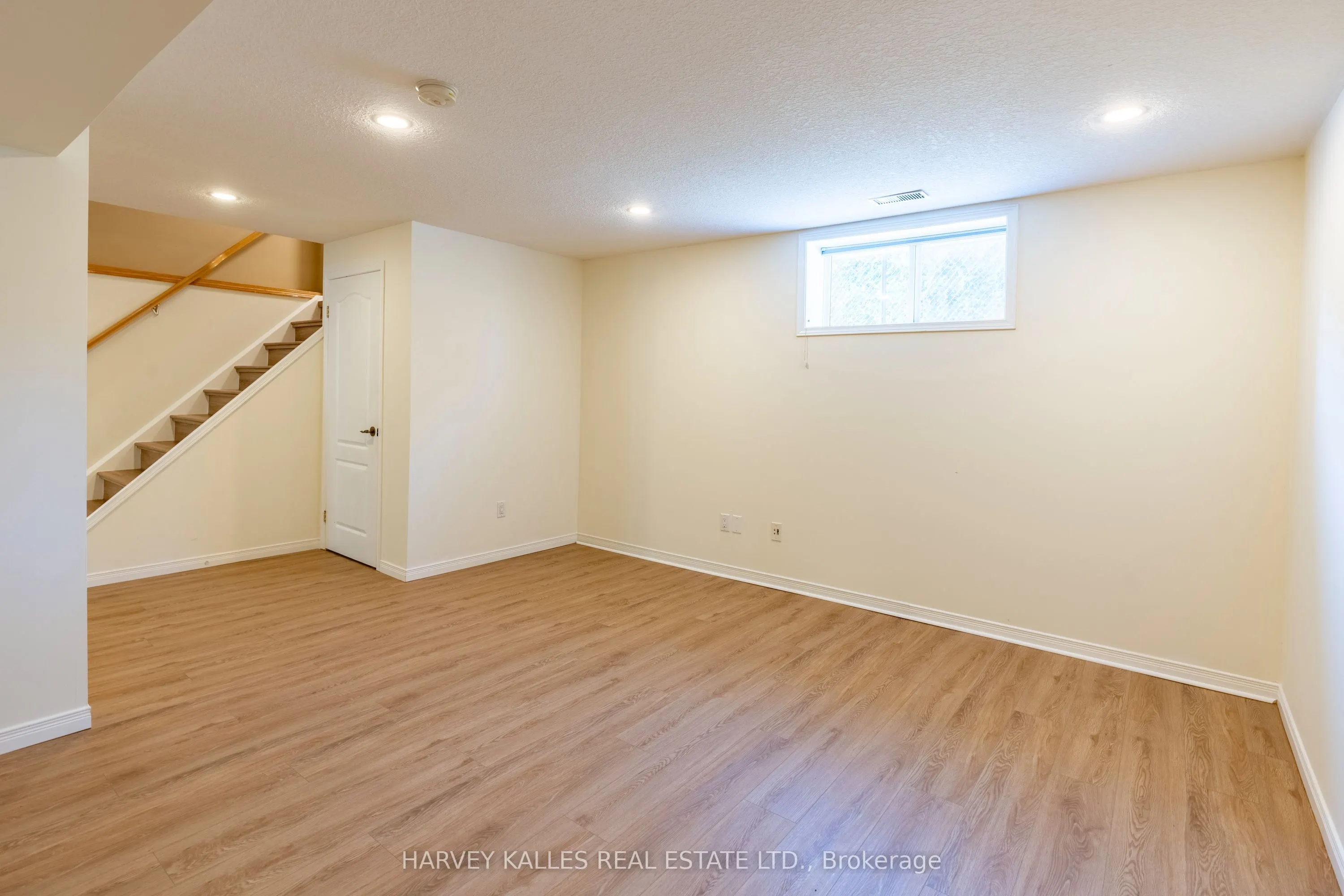 573 Windjammer Way